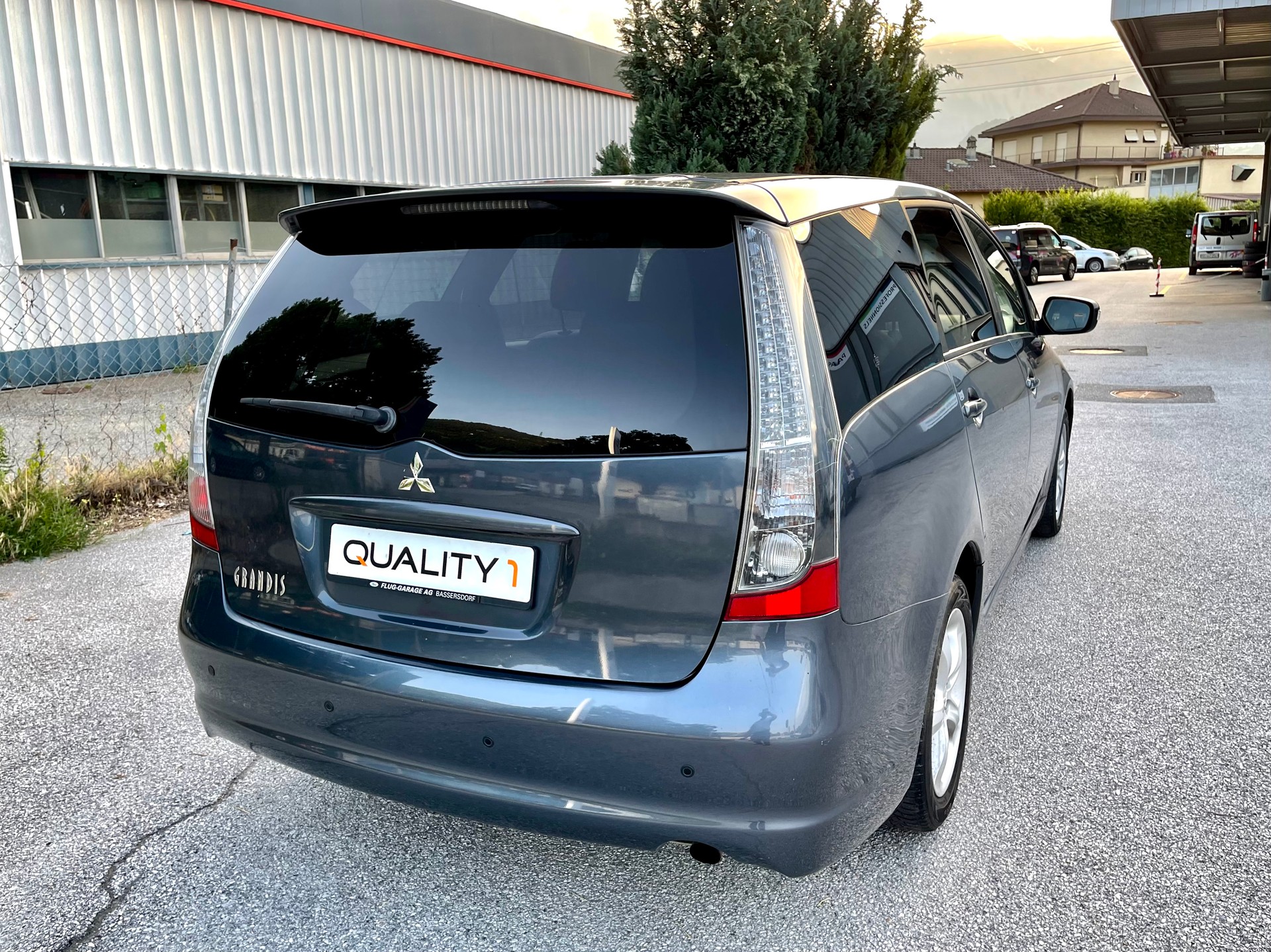 MITSUBISHI Grandis 2.4 16V Executive-image-4