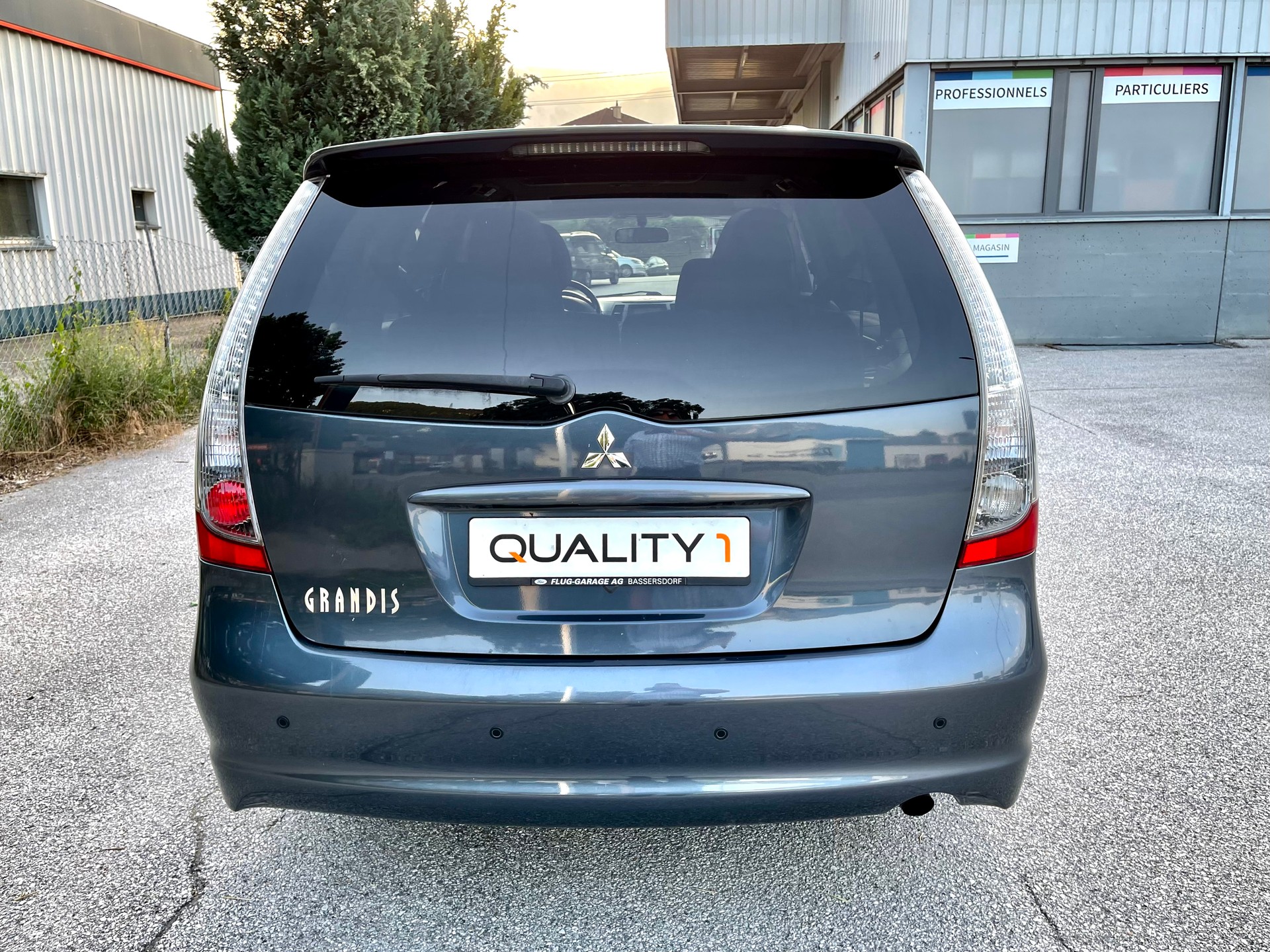 MITSUBISHI Grandis 2.4 16V Executive-showroom-element-2