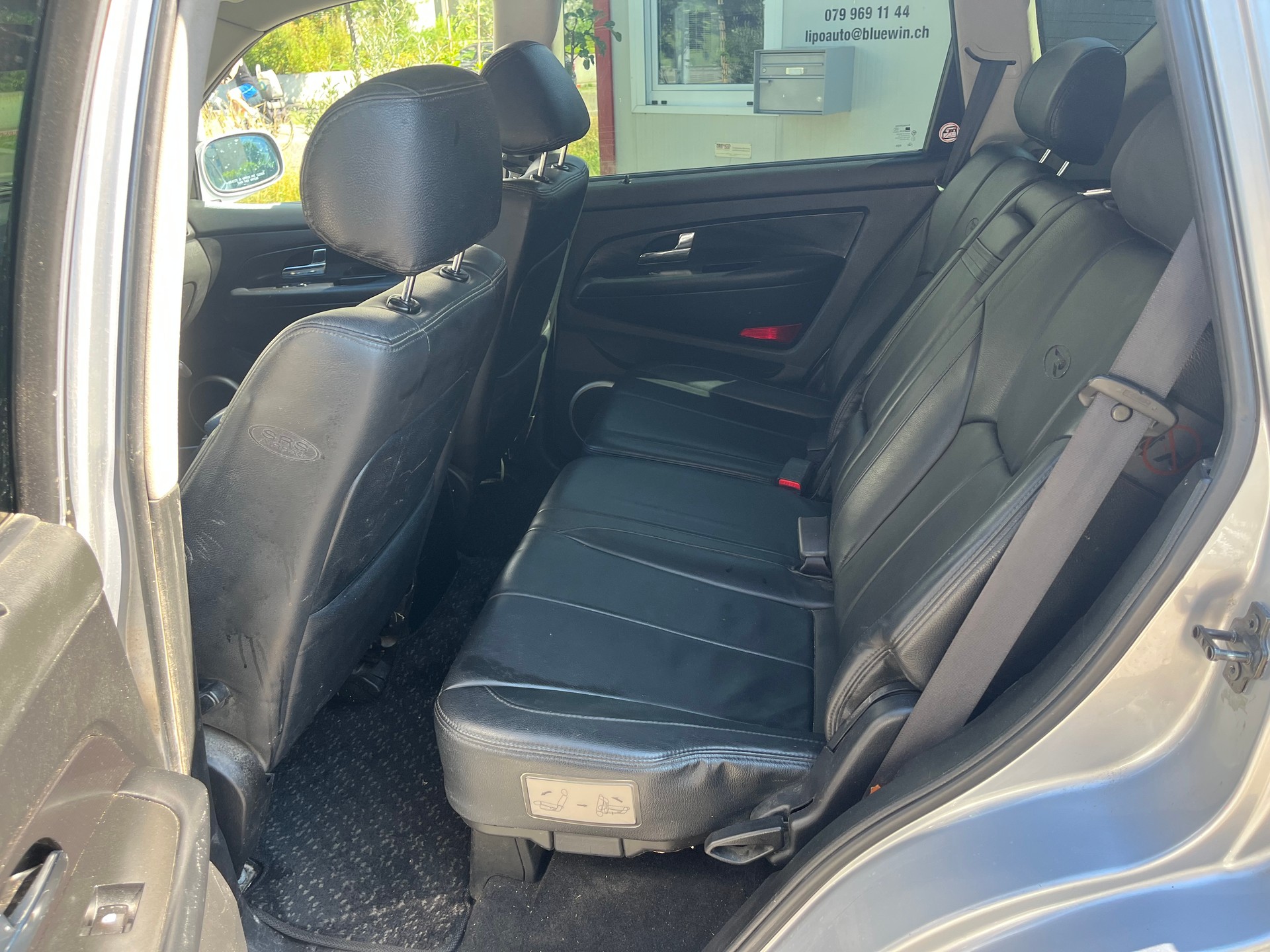 KGM-SsangYong Rexton RX 270 Xdi Deluxe Automatic-image-6