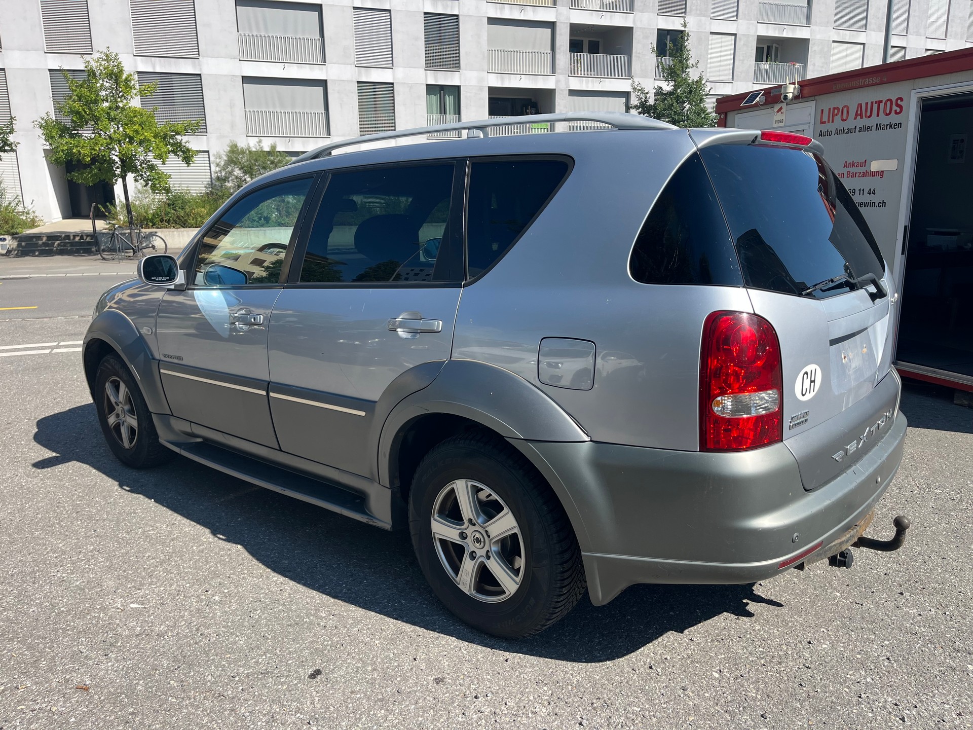 KGM-SsangYong Rexton RX 270 Xdi Deluxe Automatic-image-2