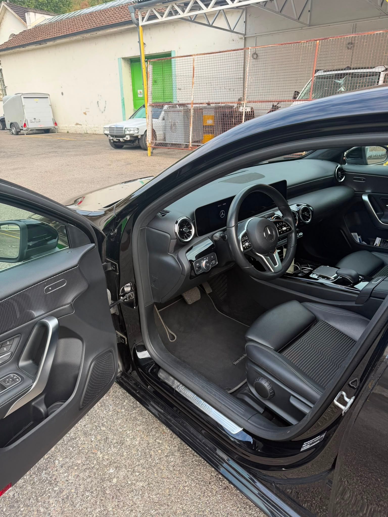MERCEDES-BENZ A 200-image-5