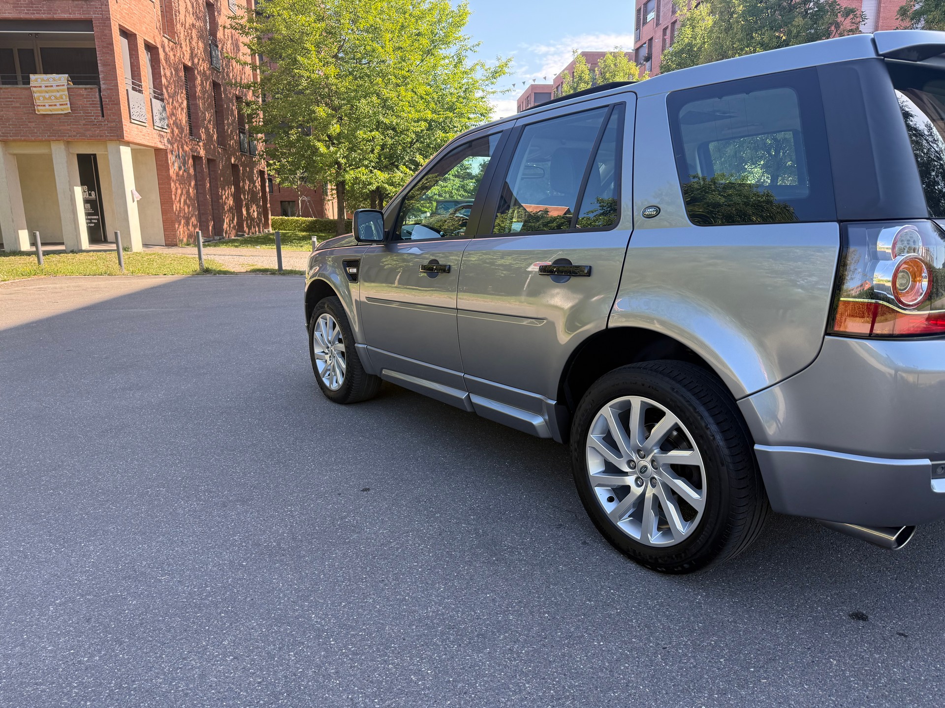 LAND ROVER Freelander 2.2 SD4 HSE Automatic-image-13
