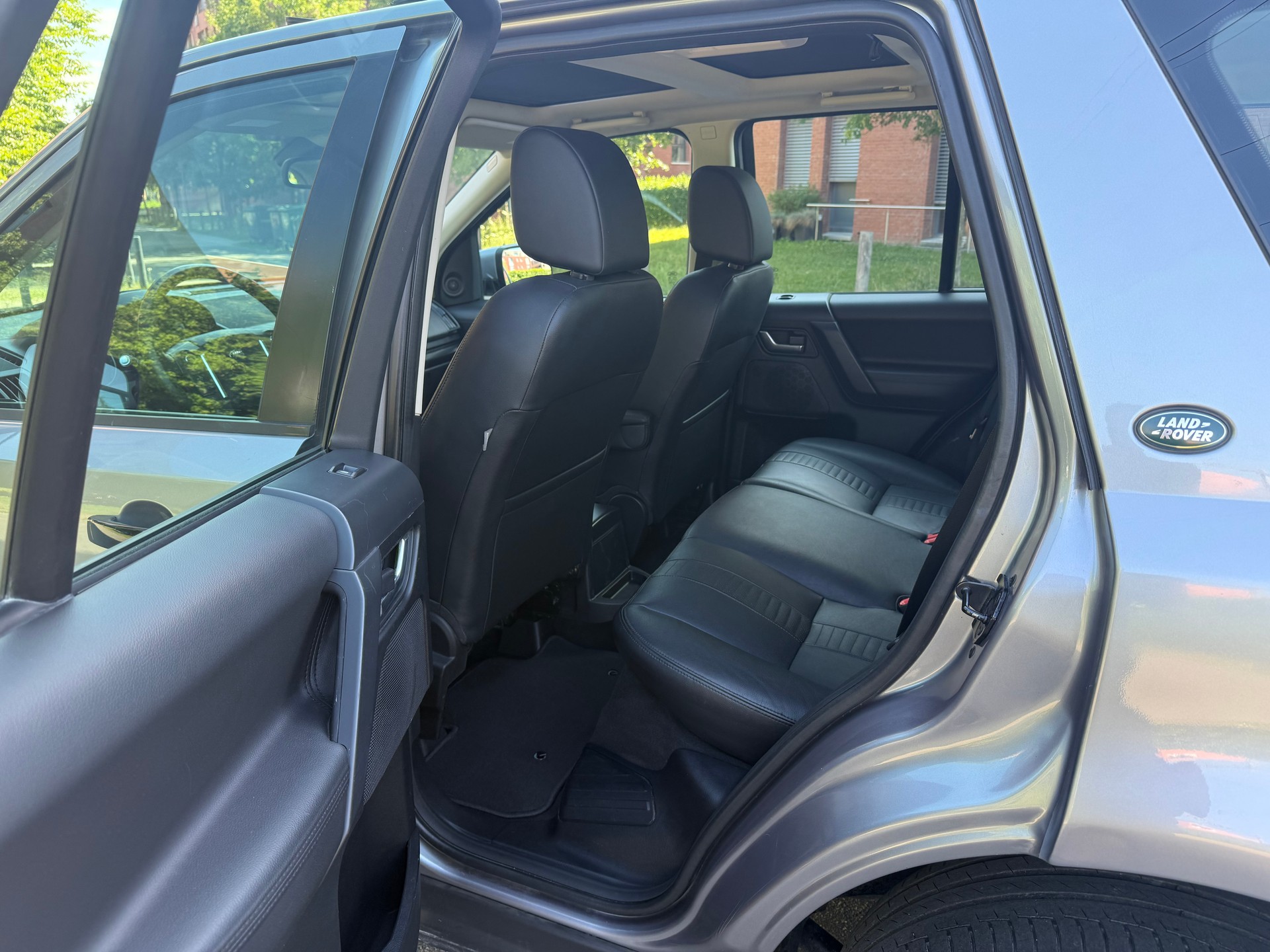 LAND ROVER Freelander 2.2 SD4 HSE Automatic-image-17