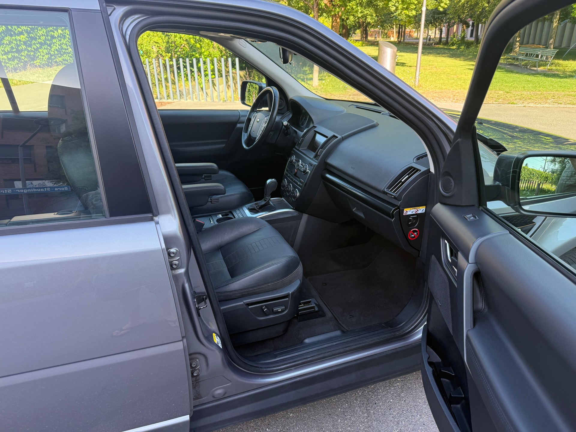 LAND ROVER Freelander 2.2 SD4 HSE Automatic-image-19