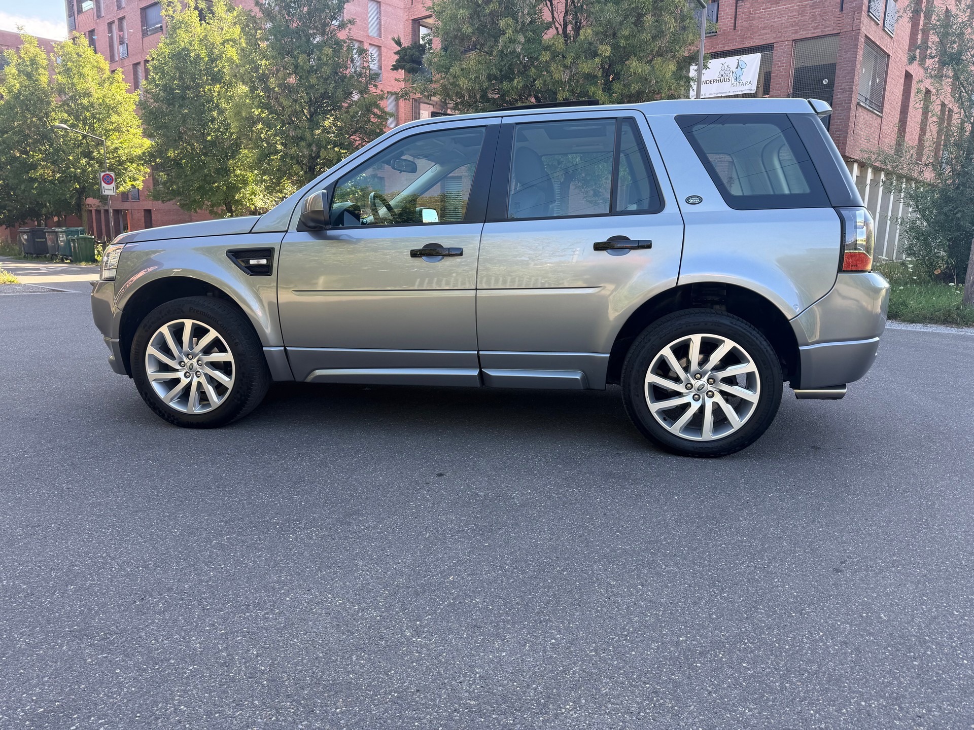LAND ROVER Freelander 2.2 SD4 HSE Automatic-image-14