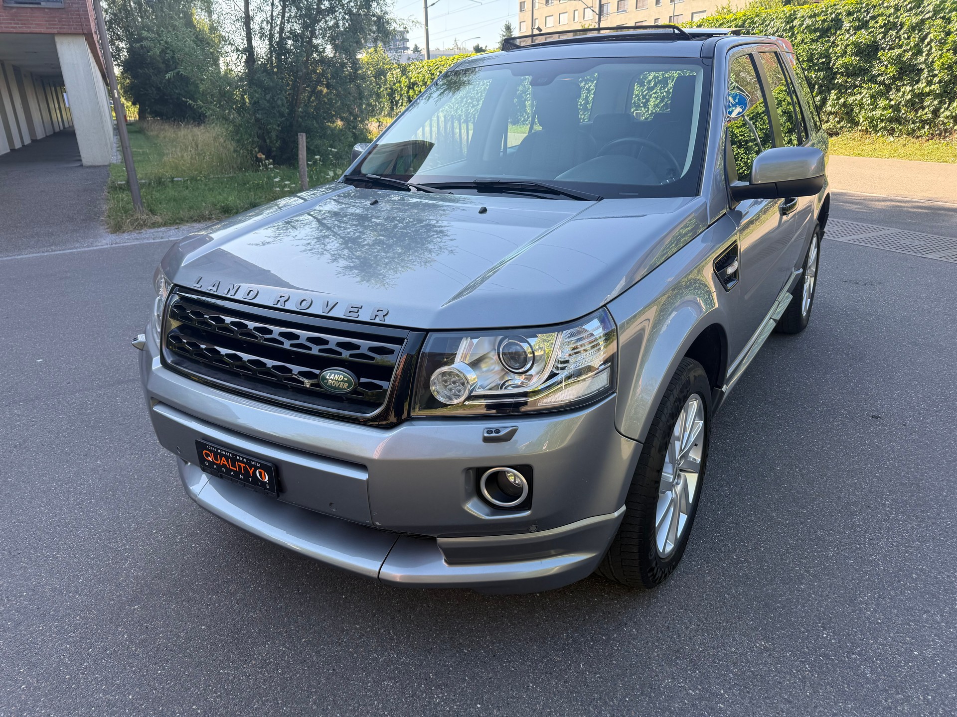LAND ROVER Freelander 2.2 SD4 HSE Automatic-image-2