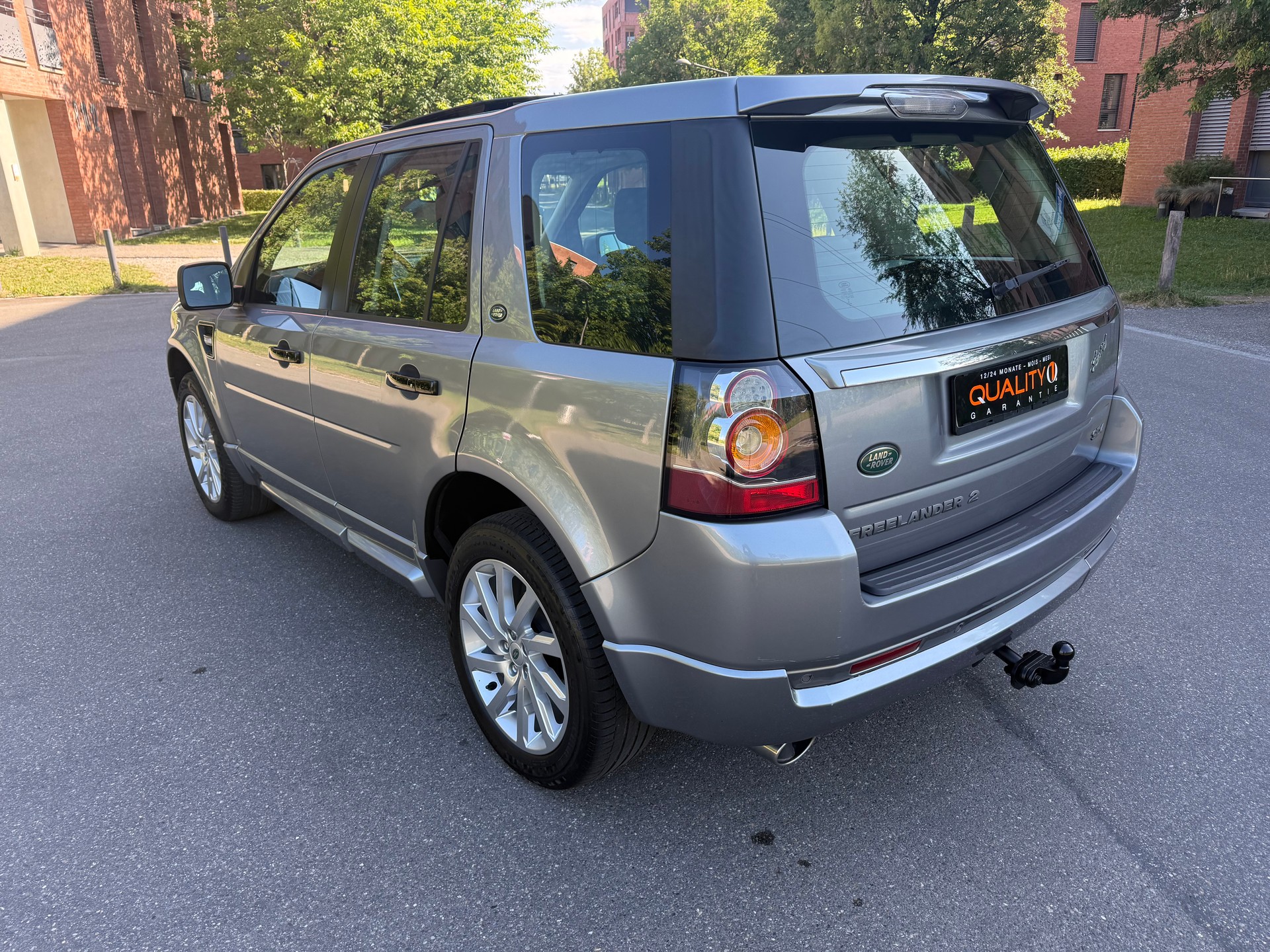 LAND ROVER Freelander 2.2 SD4 HSE Automatic-image-12