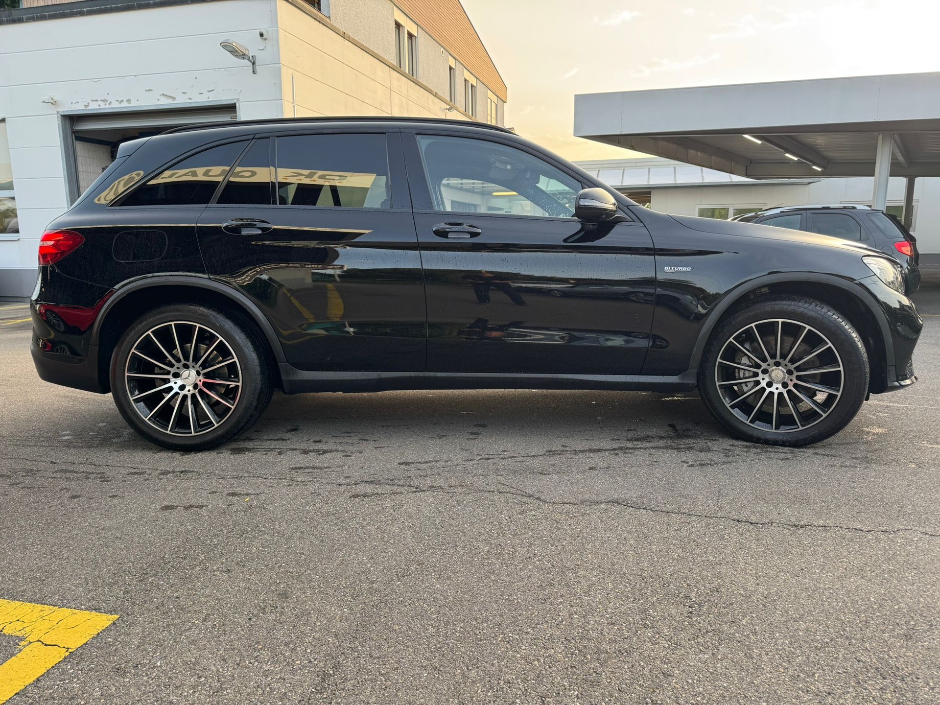 MERCEDES-BENZ GLC 43 AMG 4Matic 9G-Tronic-image-4