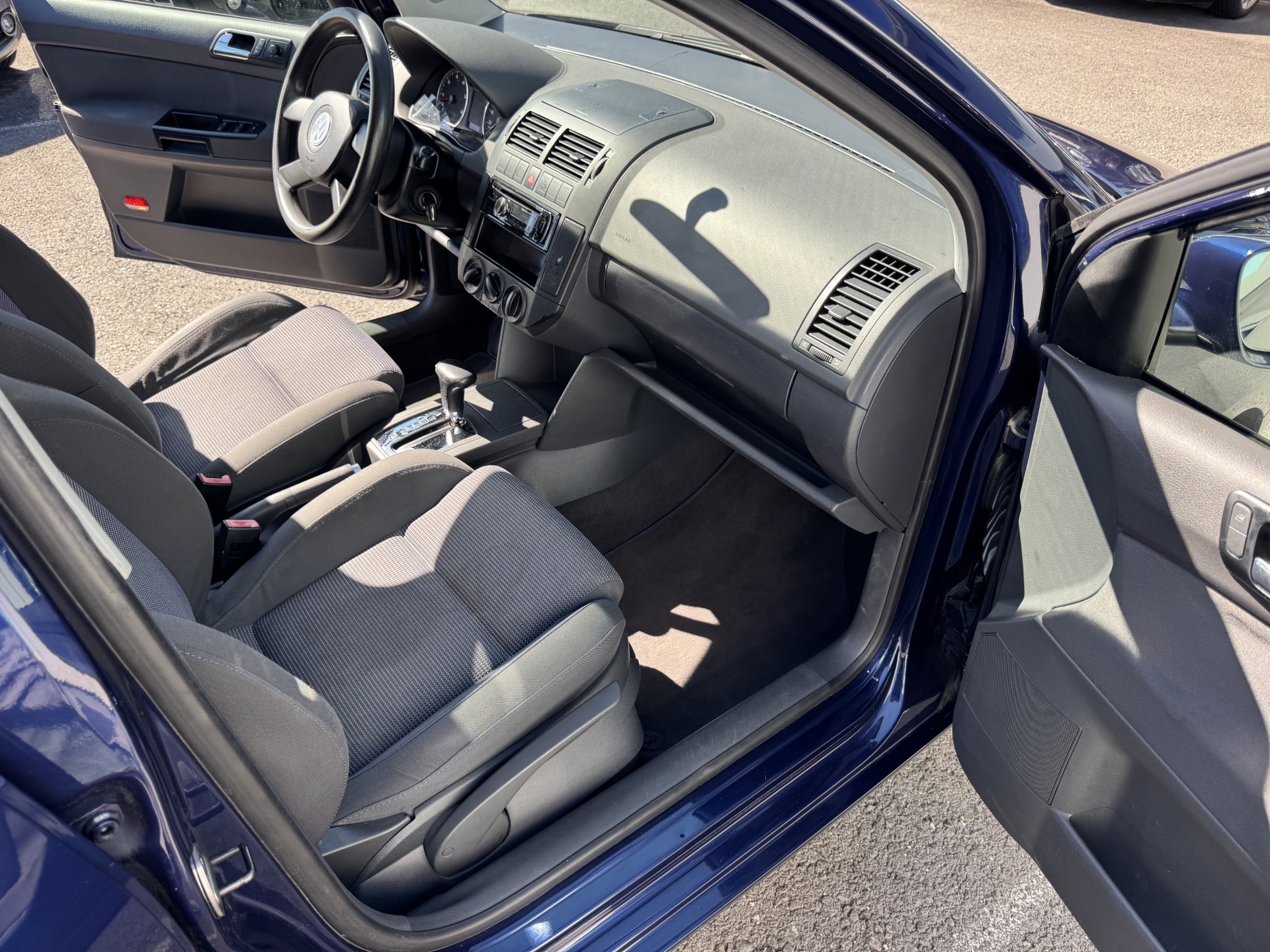 VW Polo 1.4 16V Highline Automatique-image-12