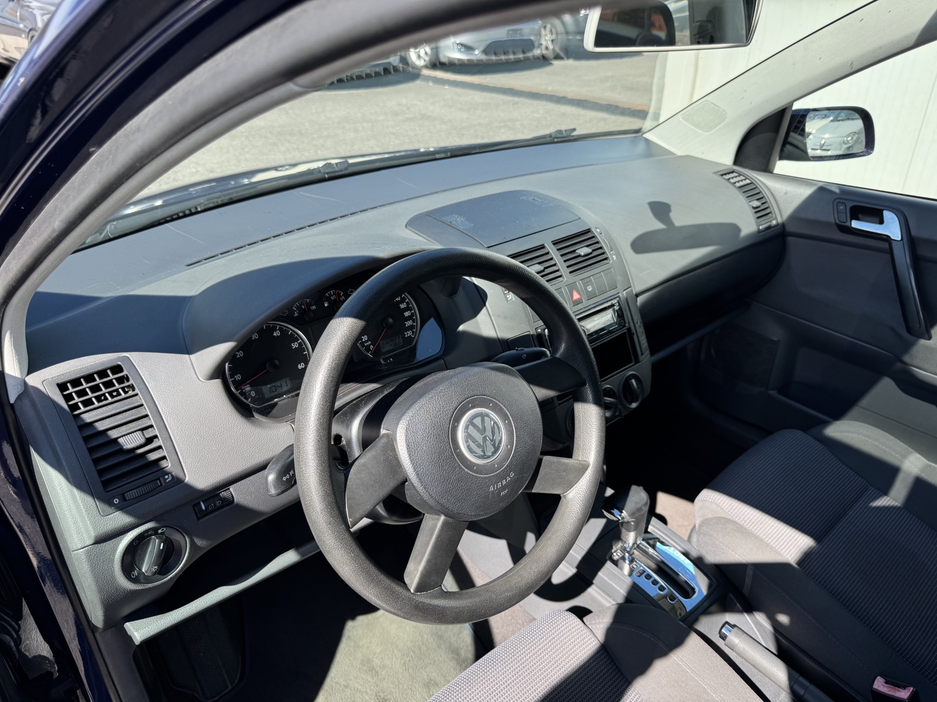 VW Polo 1.4 16V Highline Automatique-image-8