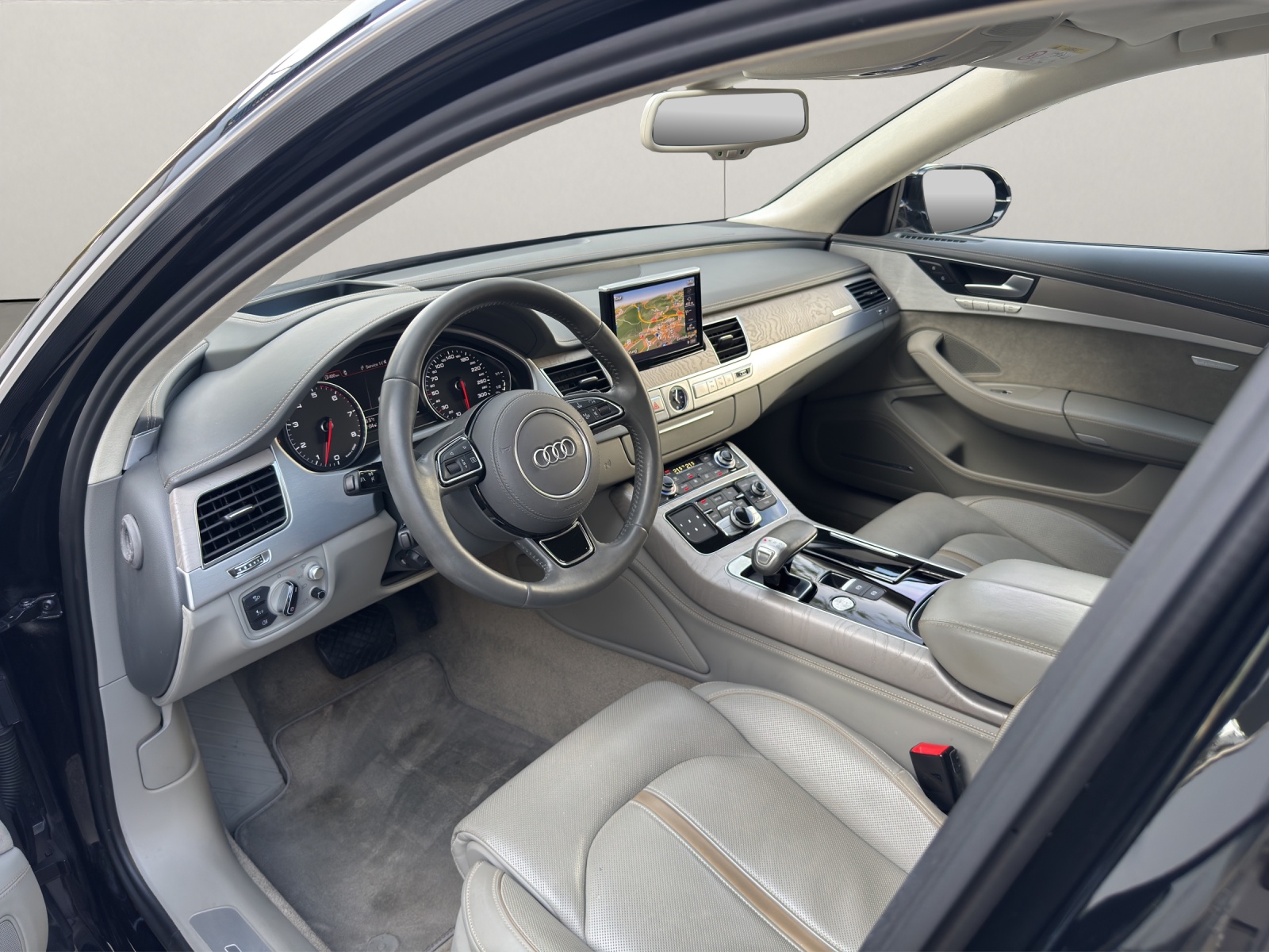 AUDI A8 4.0 TFSI V8 quattro tiptronic-image-8