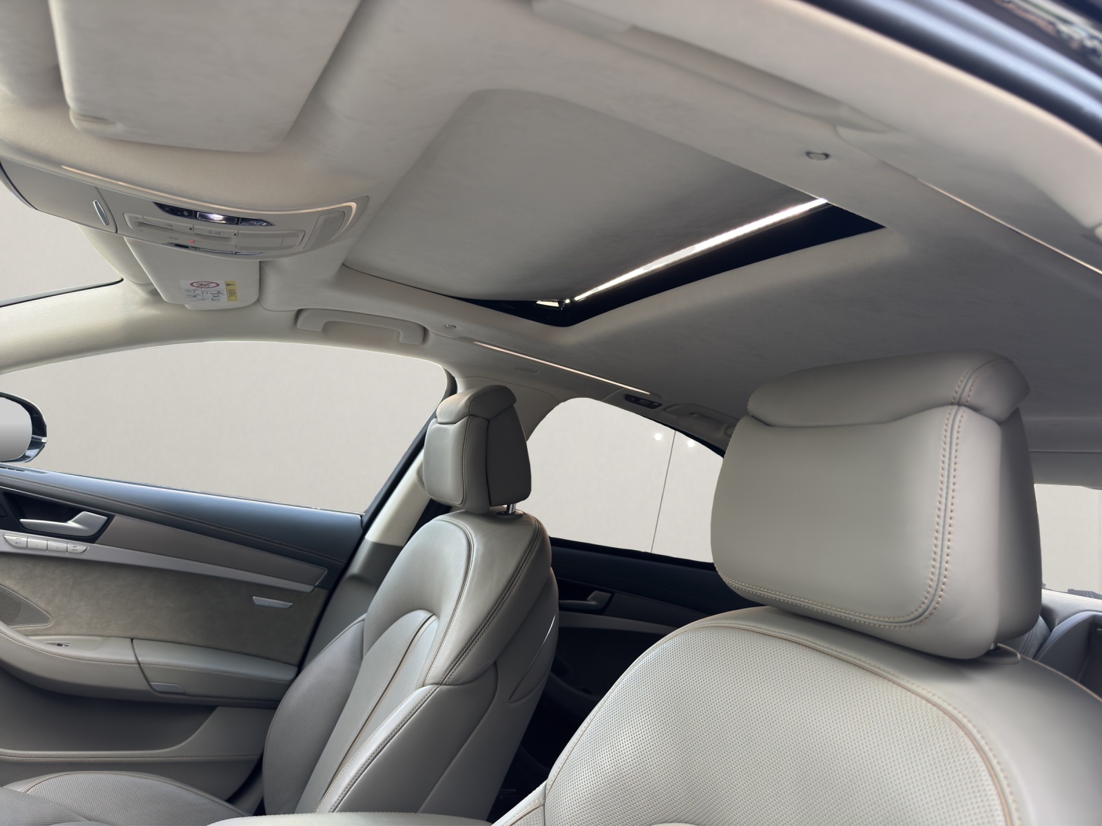 AUDI A8 4.0 TFSI V8 quattro tiptronic-image-13