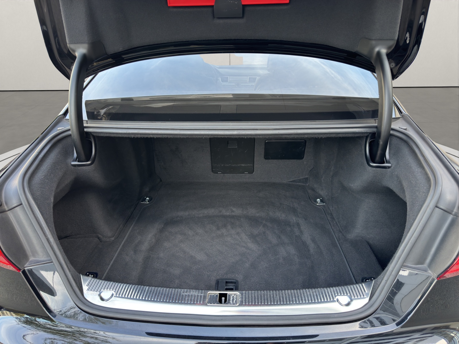 AUDI A8 4.0 TFSI V8 quattro tiptronic-image-16