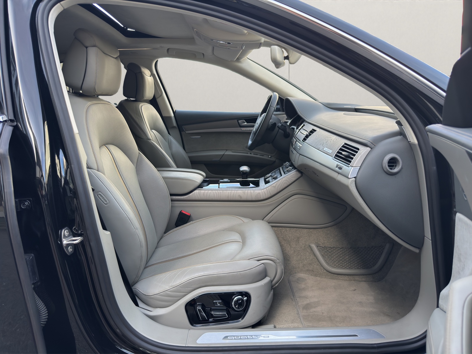 AUDI A8 4.0 TFSI V8 quattro tiptronic-image-10