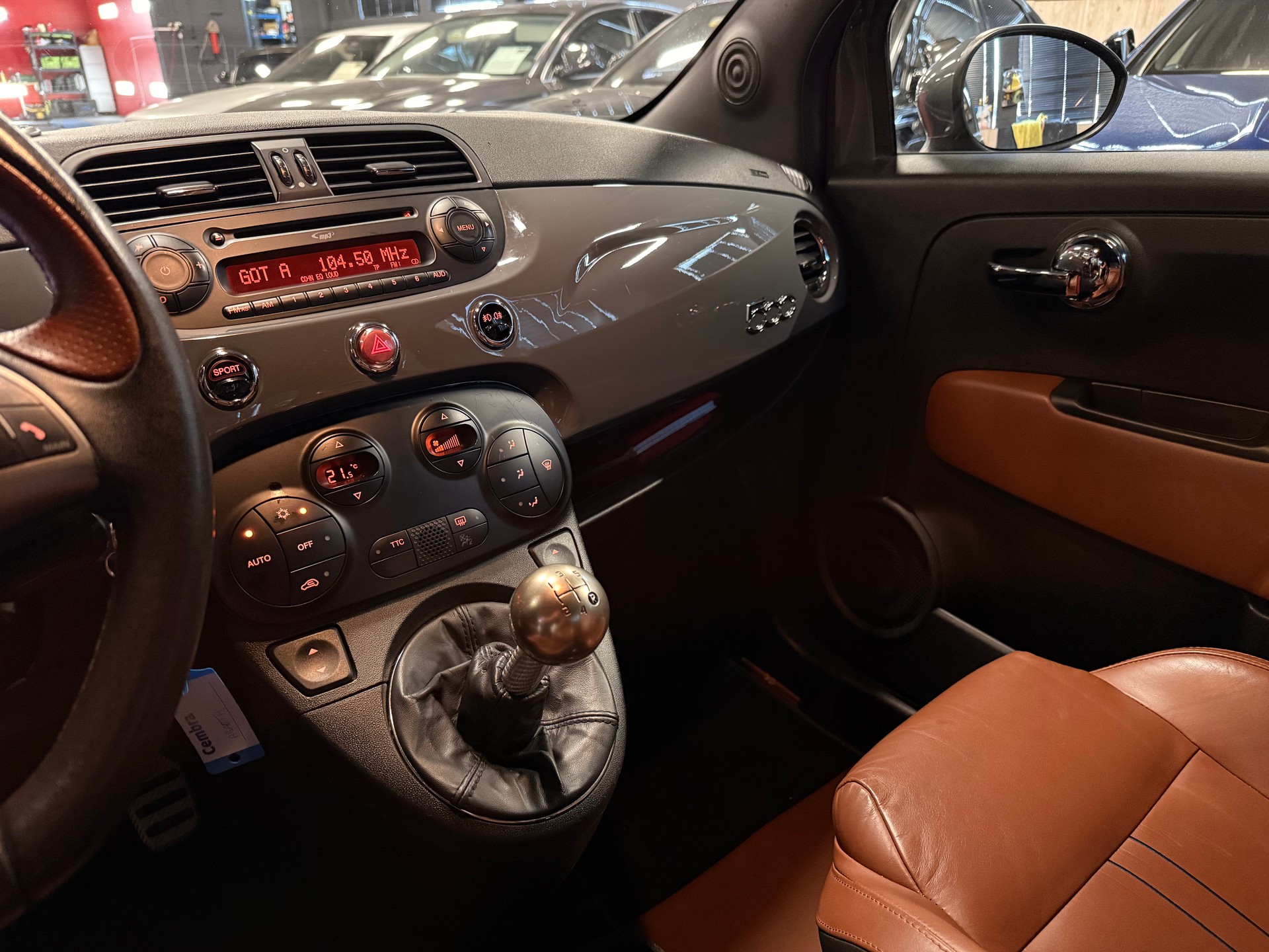FIAT 595 1.4 16V Turbo Abarth Competizione / ** Frisch ab MFK & Service **-image-14