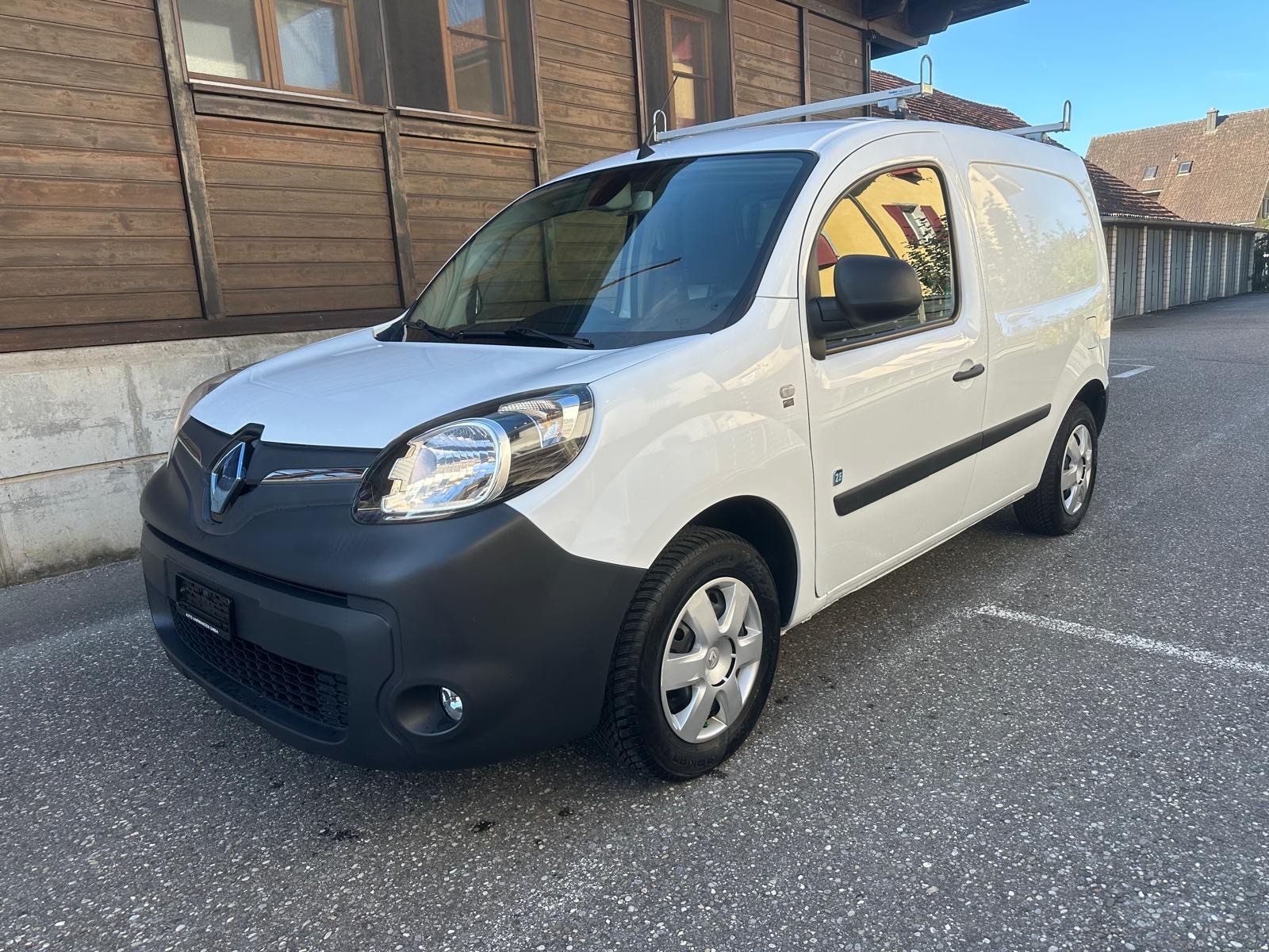 RENAULT Kangoo Z.E. Business-showroom-element-1