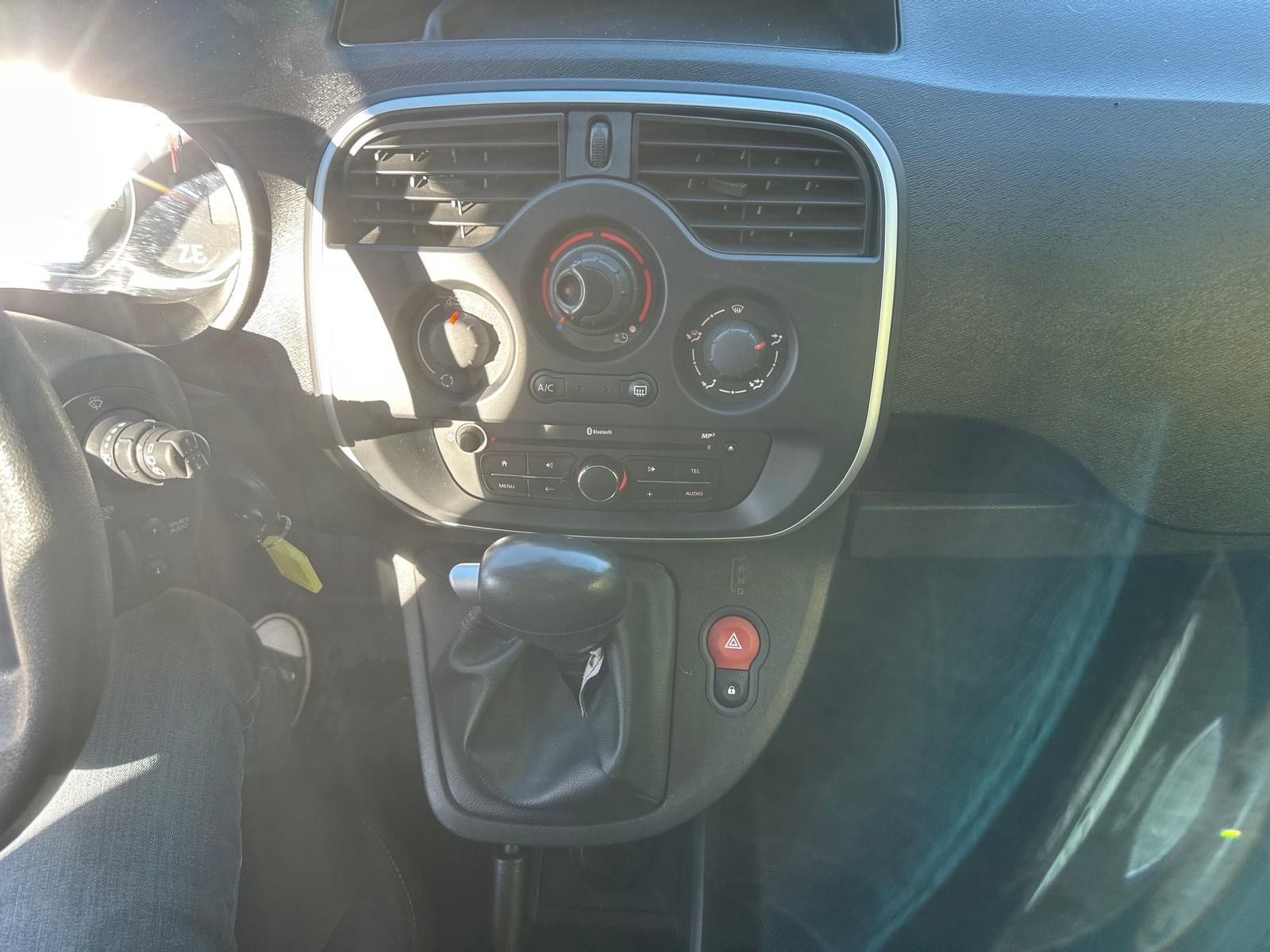 RENAULT Kangoo Z.E. Business-image-11