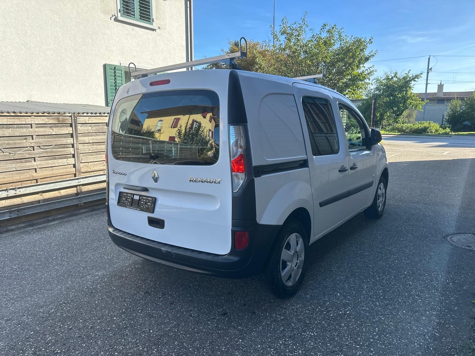 RENAULT Kangoo Z.E. Business-showroom-element-3
