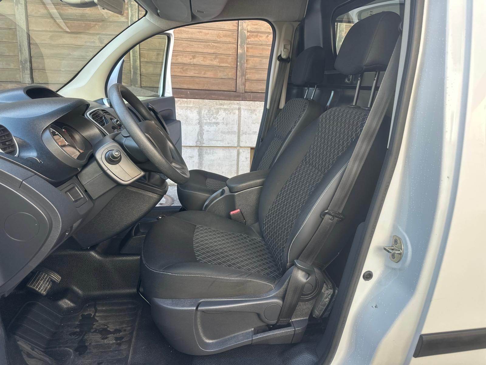 RENAULT Kangoo Z.E. Business-image-9