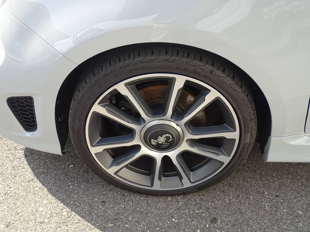 FIAT 595 Abarth 1.4 T-Jet 165 Turismo-showroom-element-1