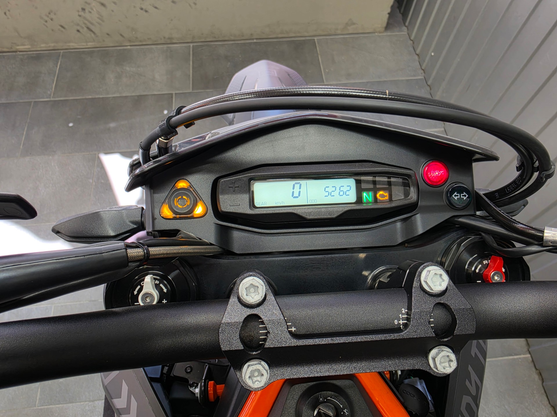 KTM 690 SMC R-image-6