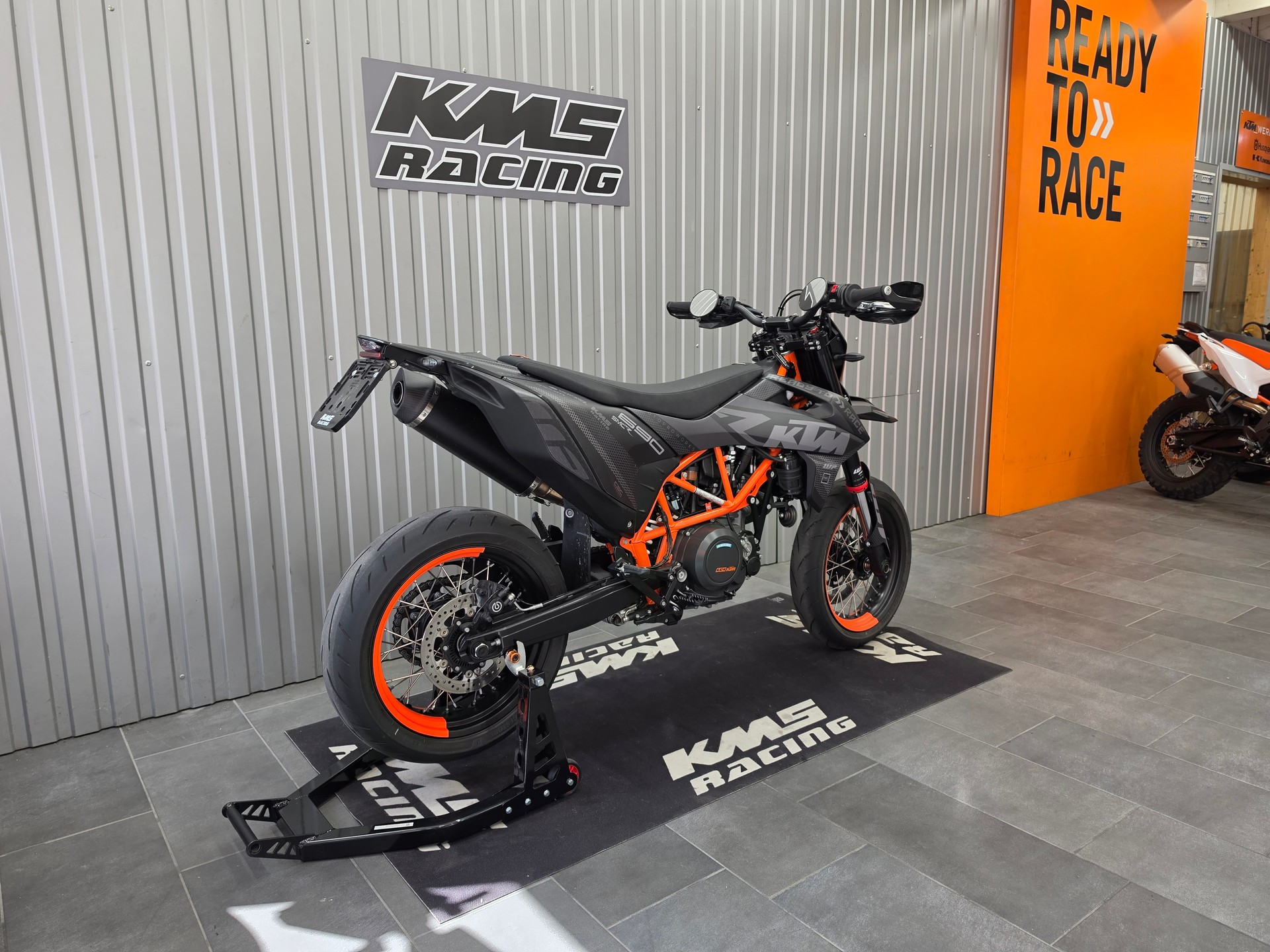 KTM 690 SMC R-image-10