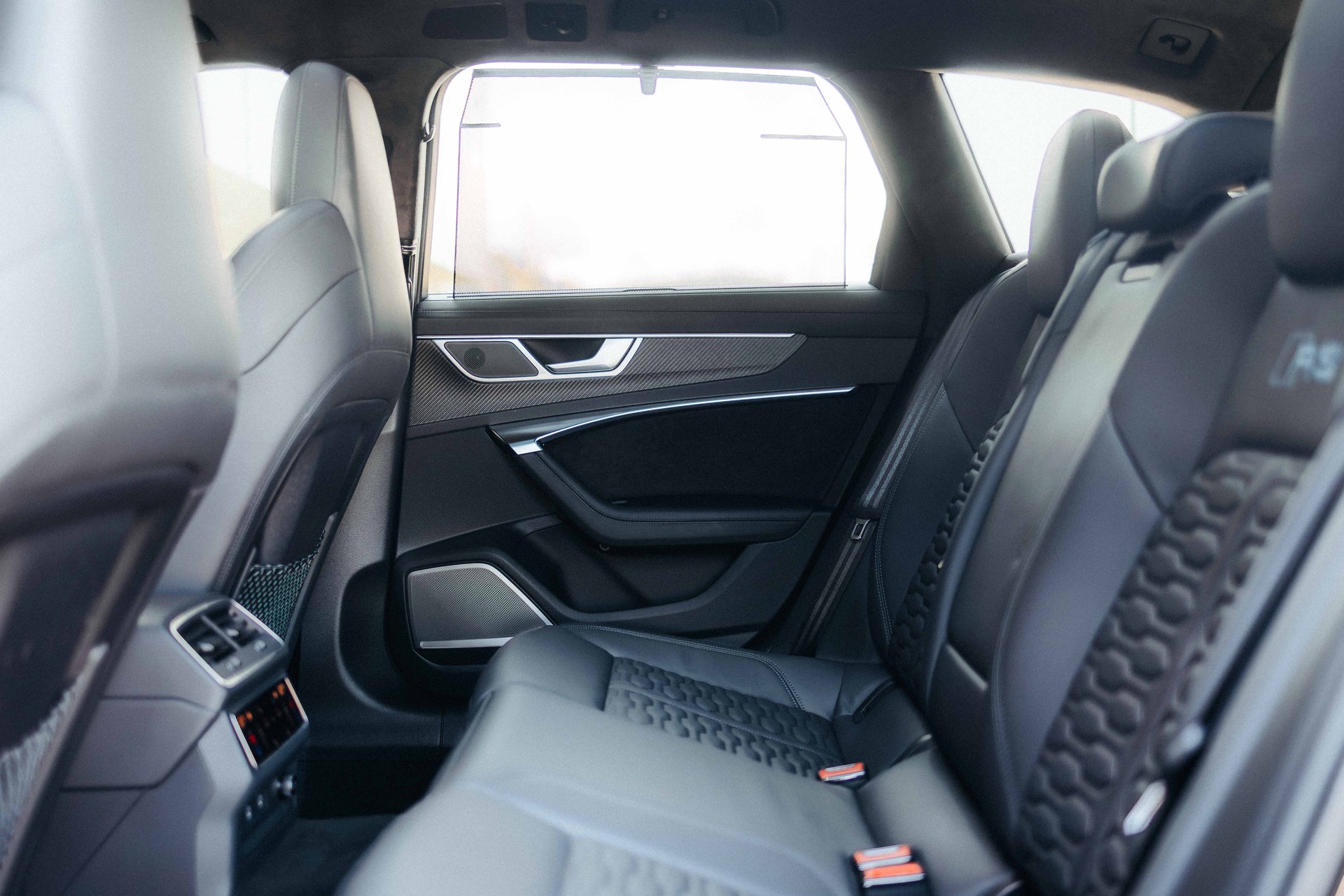AUDI 4.0 V8 TFSI quattro T-Tronic-image-17