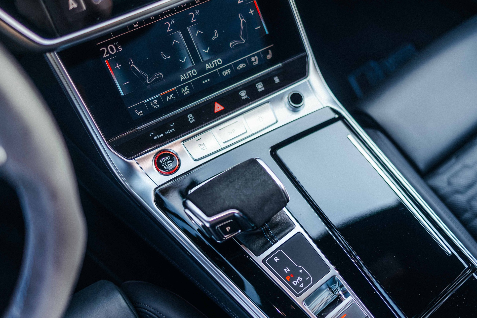 AUDI 4.0 V8 TFSI quattro T-Tronic-image-12