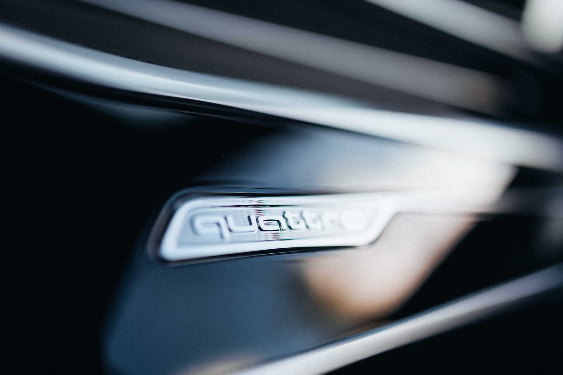 AUDI 4.0 V8 TFSI quattro T-Tronic-image-13