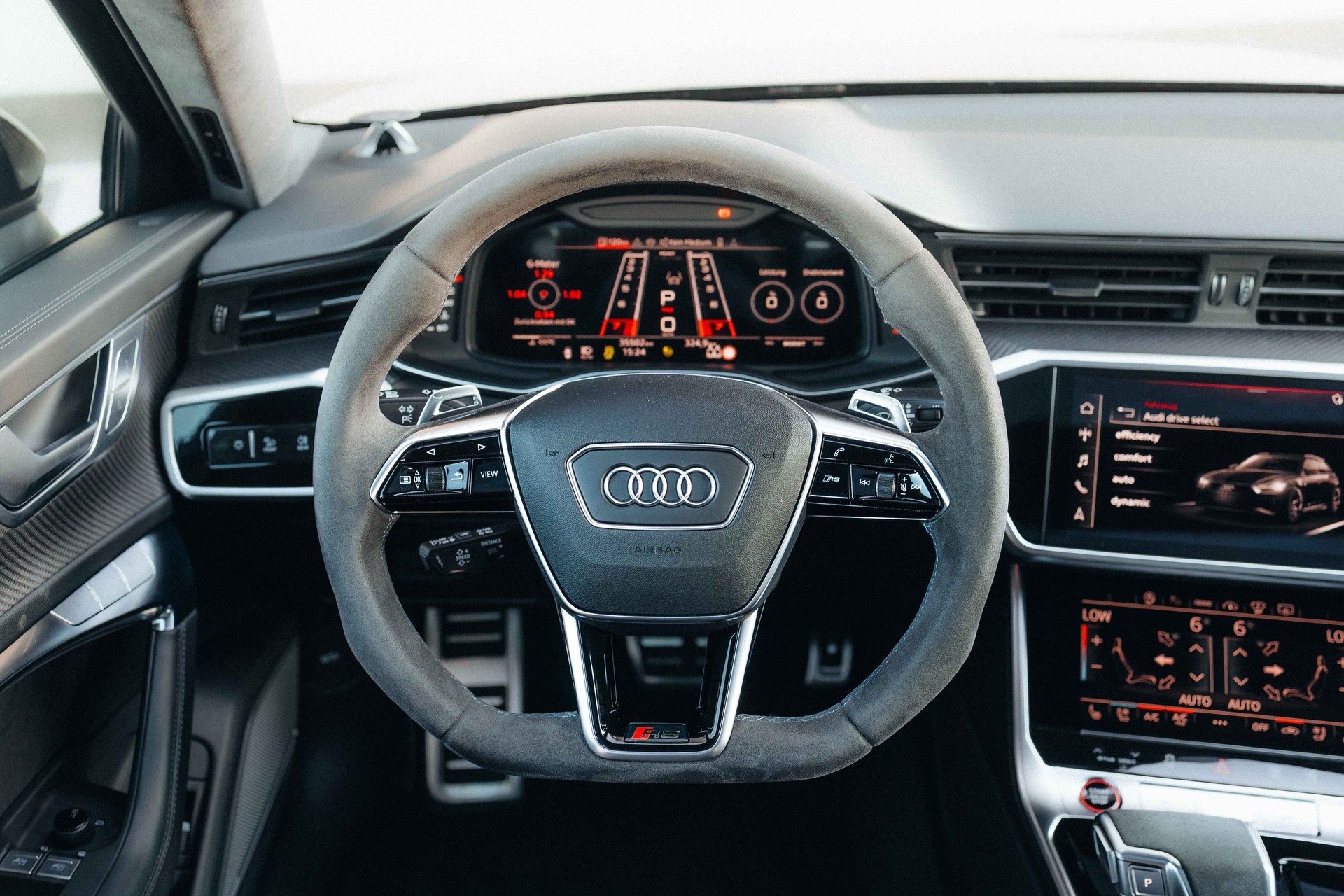 AUDI 4.0 V8 TFSI quattro T-Tronic-image-14