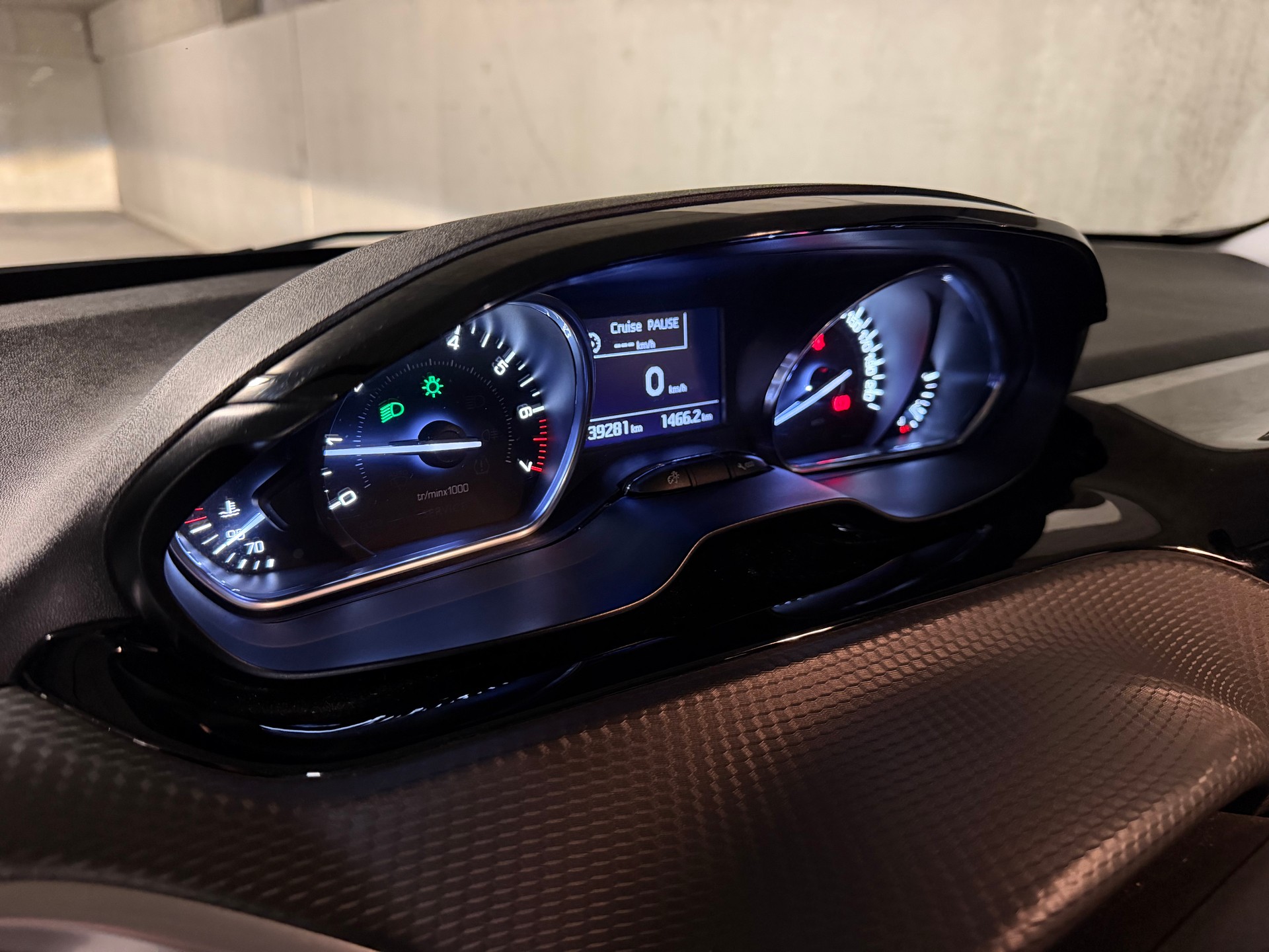 PEUGEOT 208 1.2 PureTech Allure / Frisch MFK / LCD Touchscreen / DAB / KAMERA / 8x Alu-image-22
