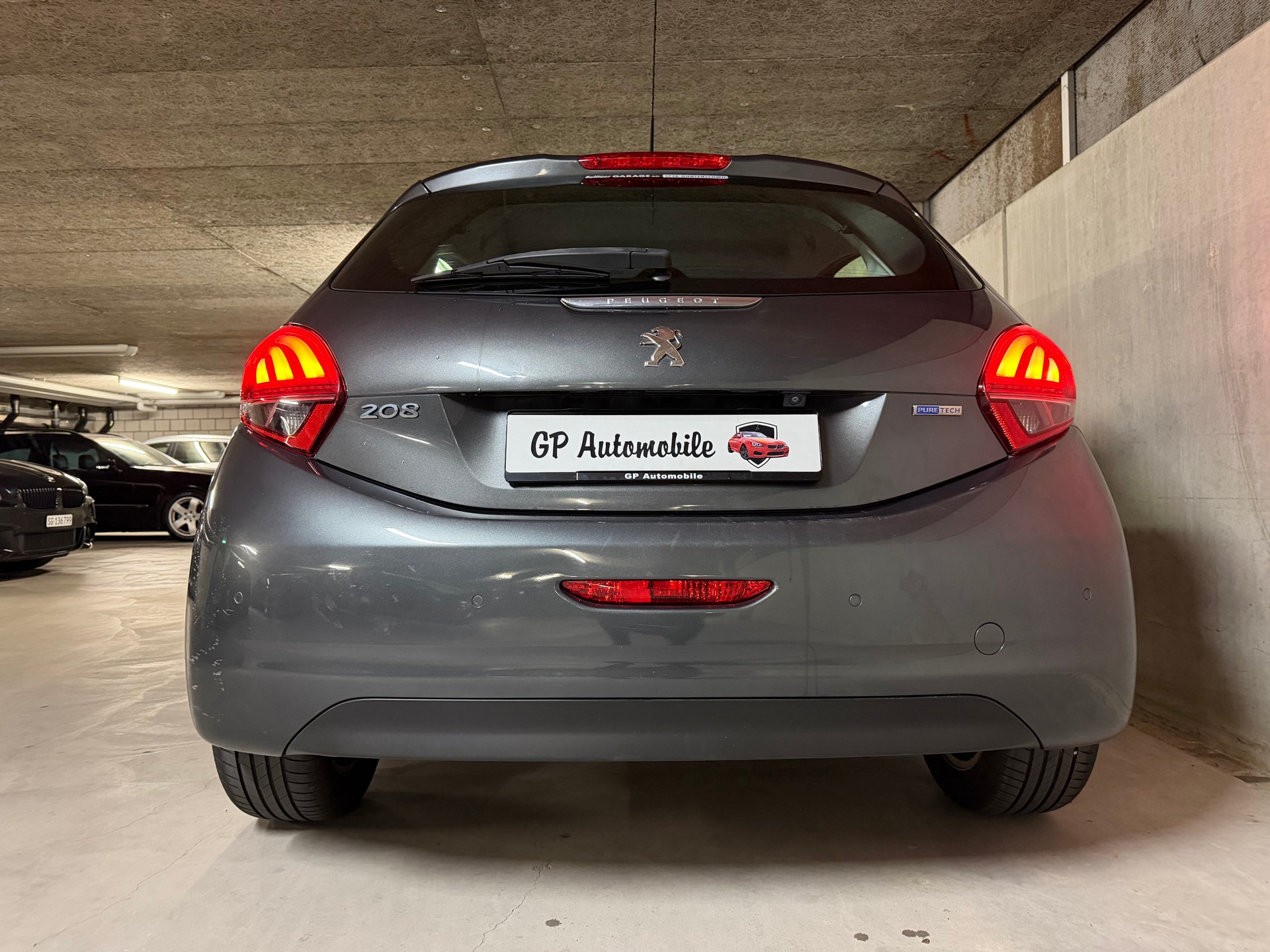 PEUGEOT 208 1.2 PureTech Allure / Frisch MFK / LCD Touchscreen / DAB / KAMERA / 8x Alu-image-14