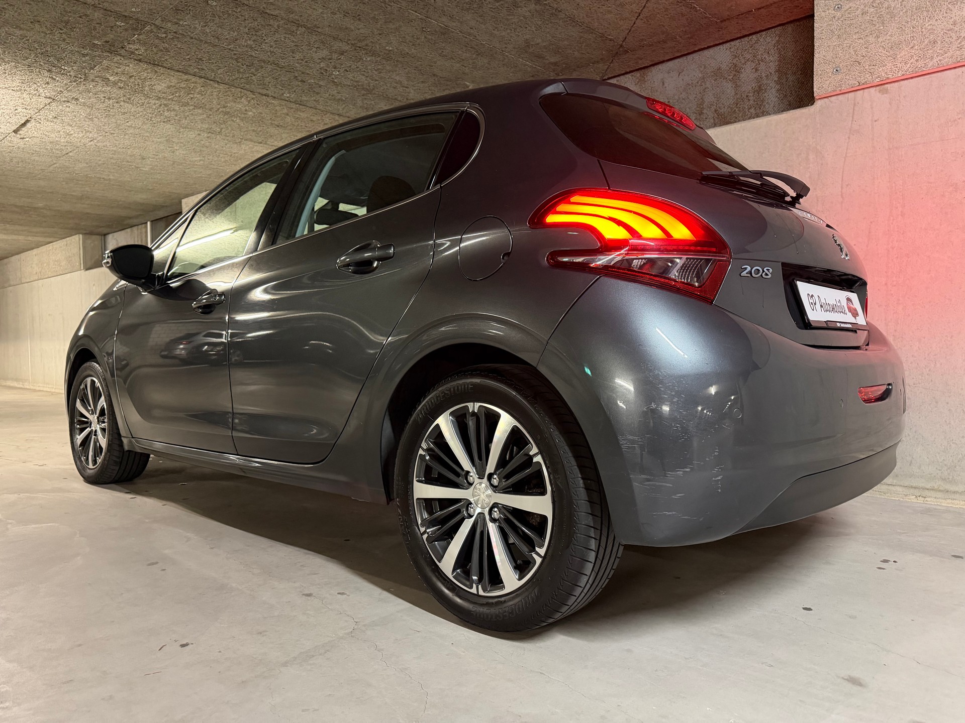 PEUGEOT 208 1.2 PureTech Allure / Frisch MFK / LCD Touchscreen / DAB / KAMERA / 8x Alu-image-15
