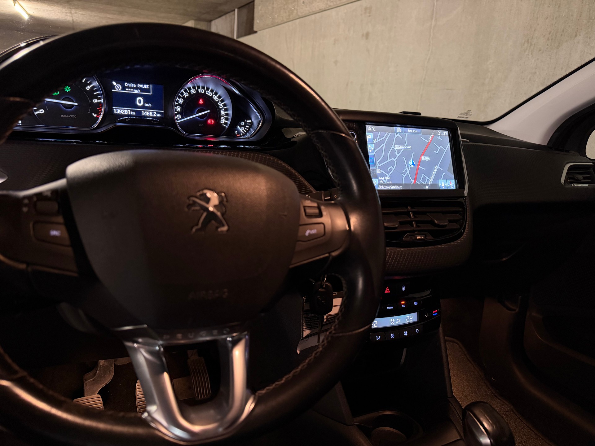 PEUGEOT 208 1.2 PureTech Allure / Frisch MFK / LCD Touchscreen / DAB / KAMERA / 8x Alu-image-25