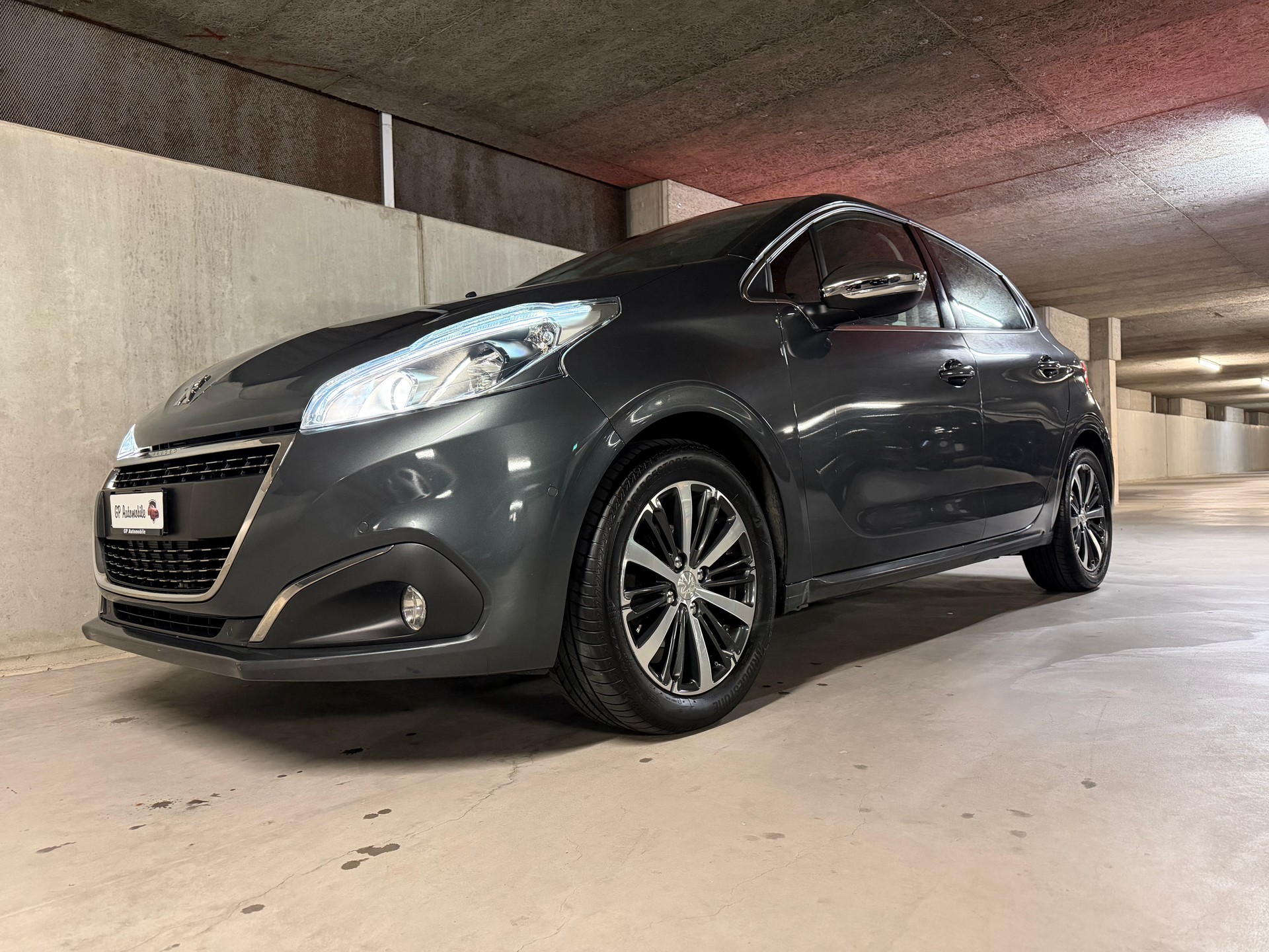 PEUGEOT 208 1.2 PureTech Allure / Frisch MFK / LCD Touchscreen / DAB / KAMERA / 8x Alu-image-8