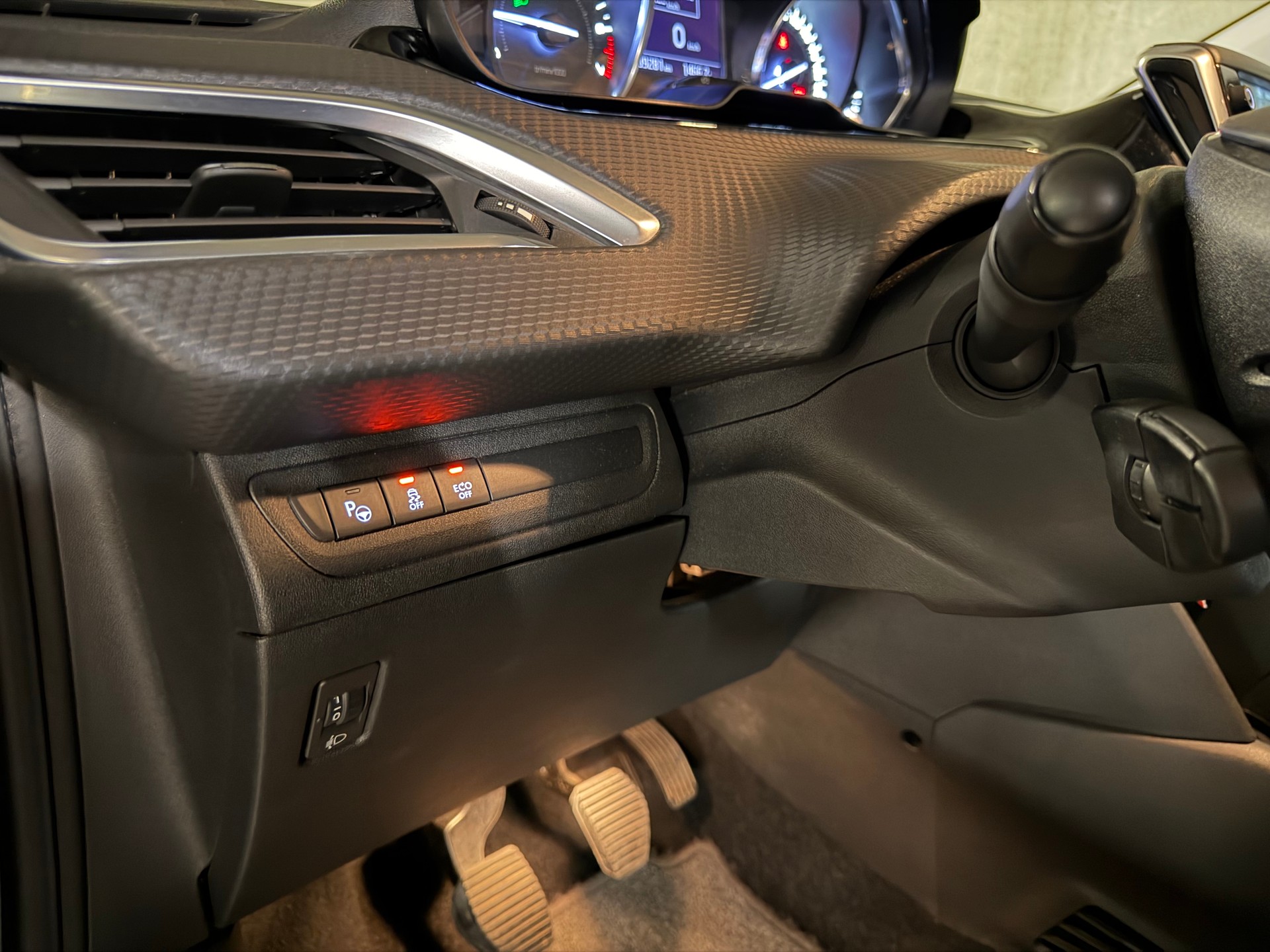 PEUGEOT 208 1.2 PureTech Allure / Frisch MFK / LCD Touchscreen / DAB / KAMERA / 8x Alu-image-28
