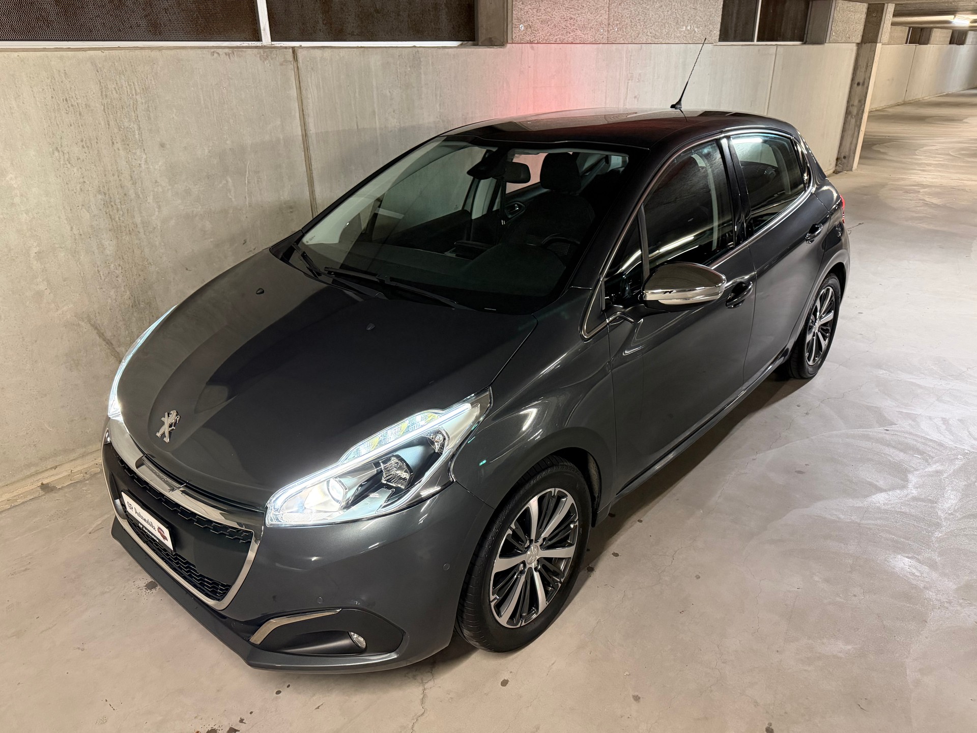 PEUGEOT 208 1.2 PureTech Allure / Frisch MFK / LCD Touchscreen / DAB / KAMERA / 8x Alu-image-9