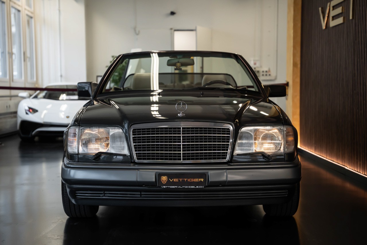 MERCEDES-BENZ E 320 Cabrio-image-2