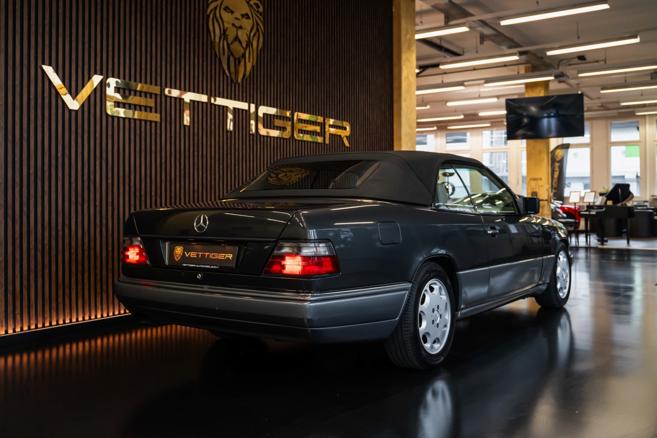 MERCEDES-BENZ E 320 Cabrio-image-8