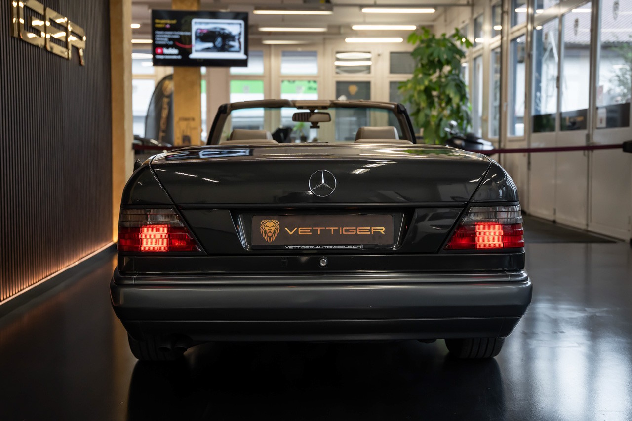 MERCEDES-BENZ E 320 Cabrio-image-5