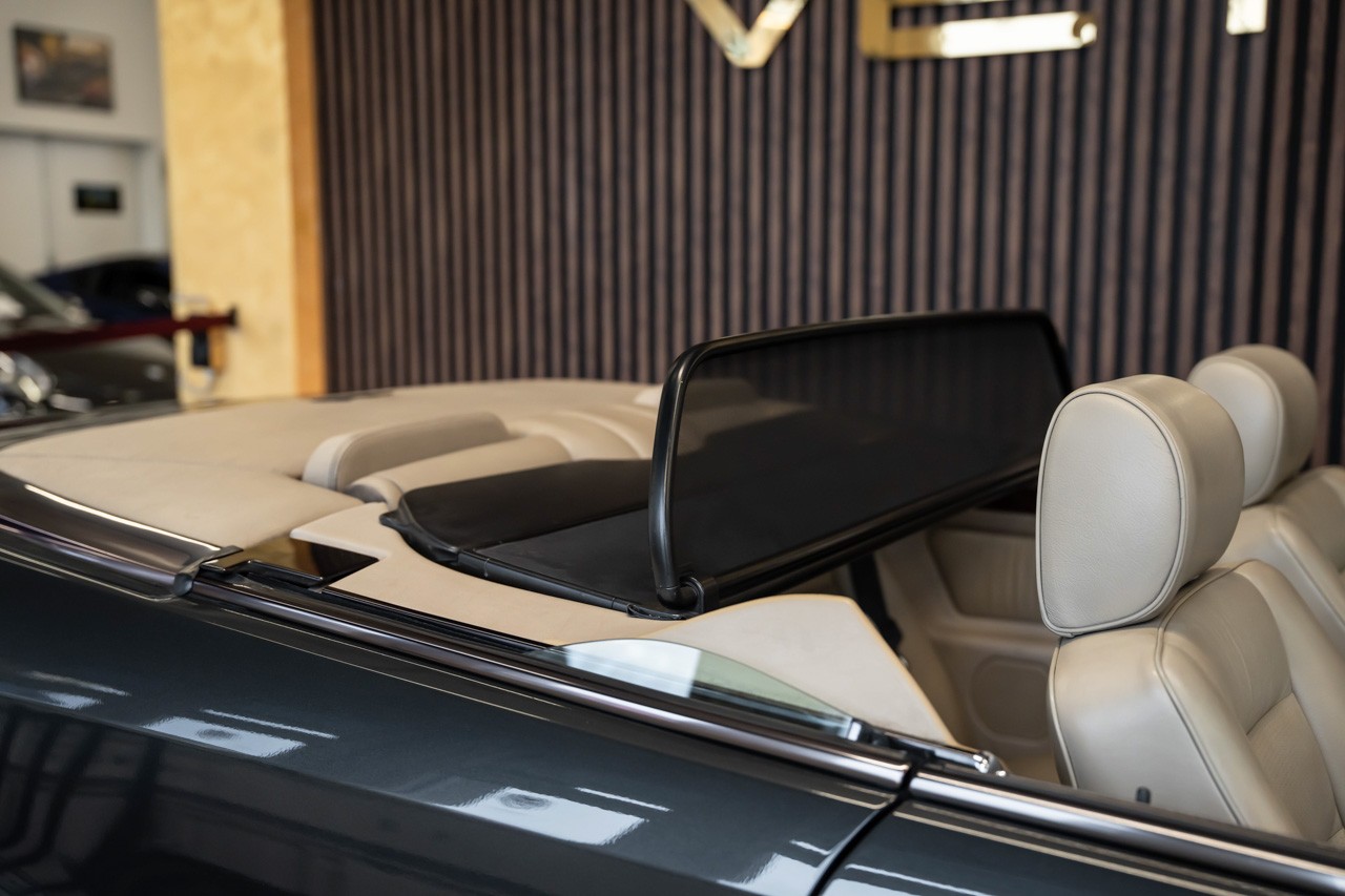 MERCEDES-BENZ E 320 Cabrio-image-28