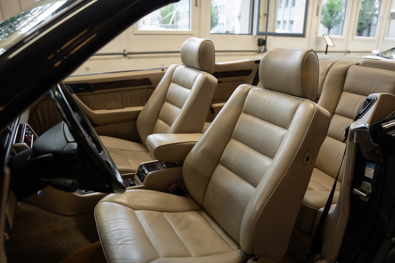 MERCEDES-BENZ E 320 Cabrio-image-15