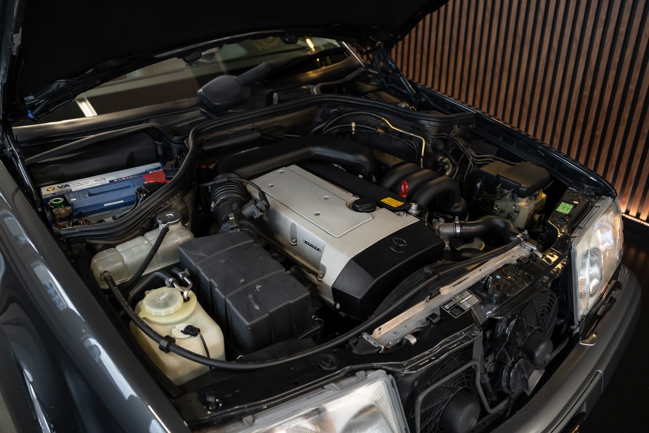 MERCEDES-BENZ E 320 Cabrio-image-30