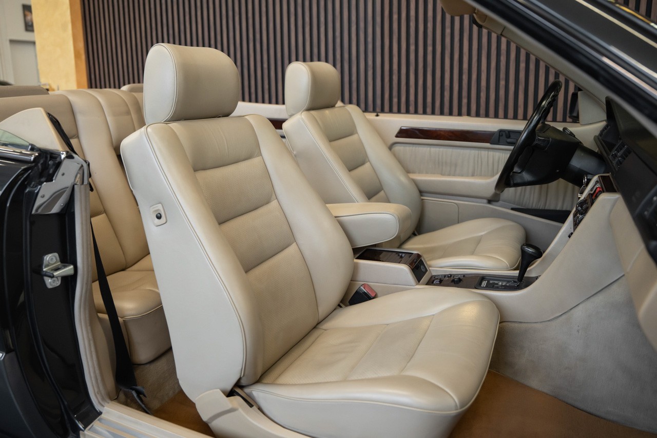 MERCEDES-BENZ E 320 Cabrio-image-18