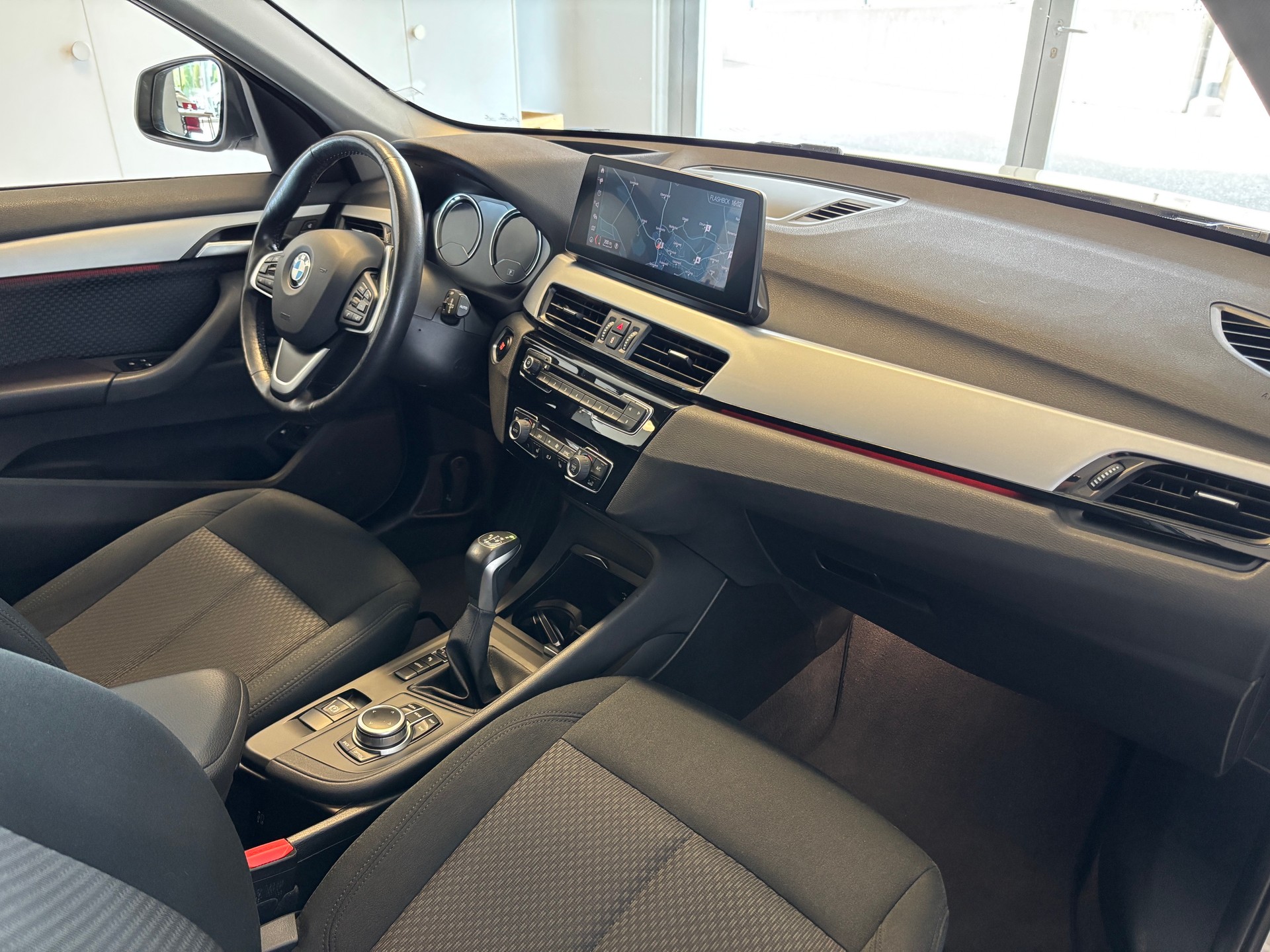 BMW X1 xDrive 25e Travel Edition Steptronic-image-7