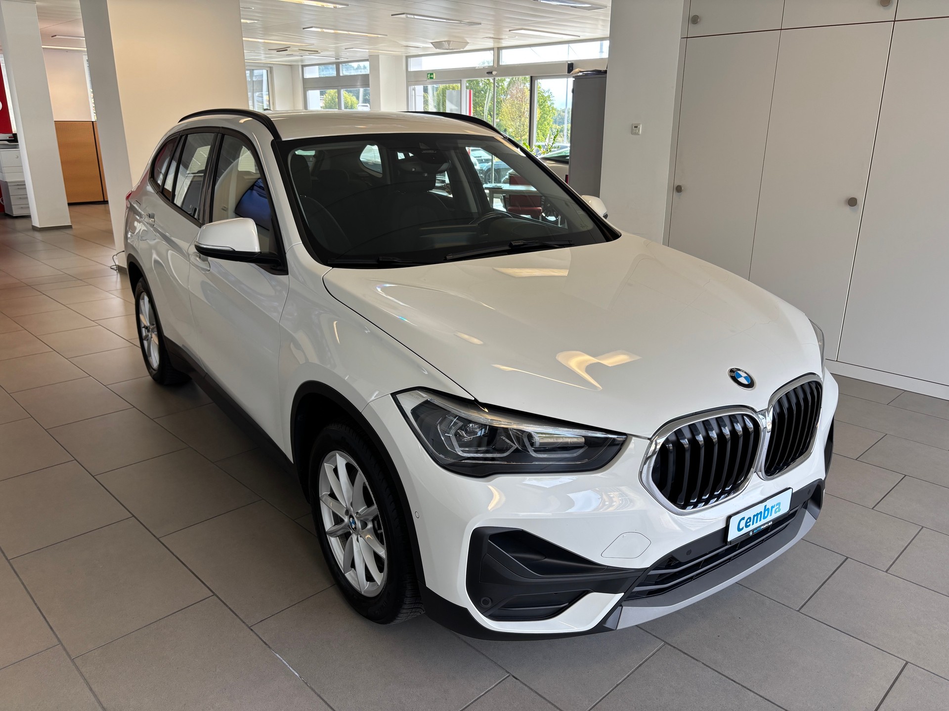 BMW X1 xDrive 25e Travel Edition Steptronic-image-1