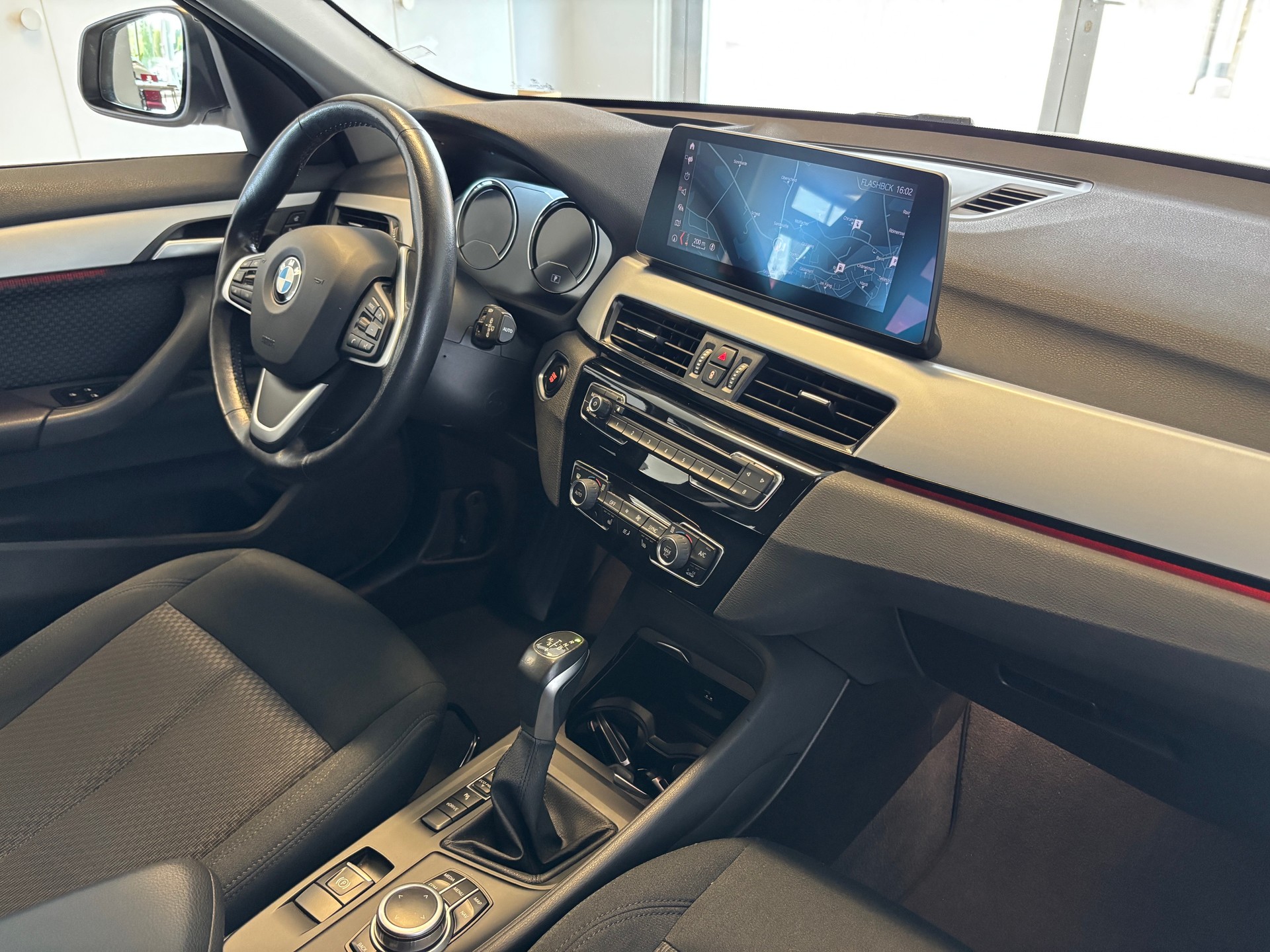 BMW X1 xDrive 25e Travel Edition Steptronic-image-8