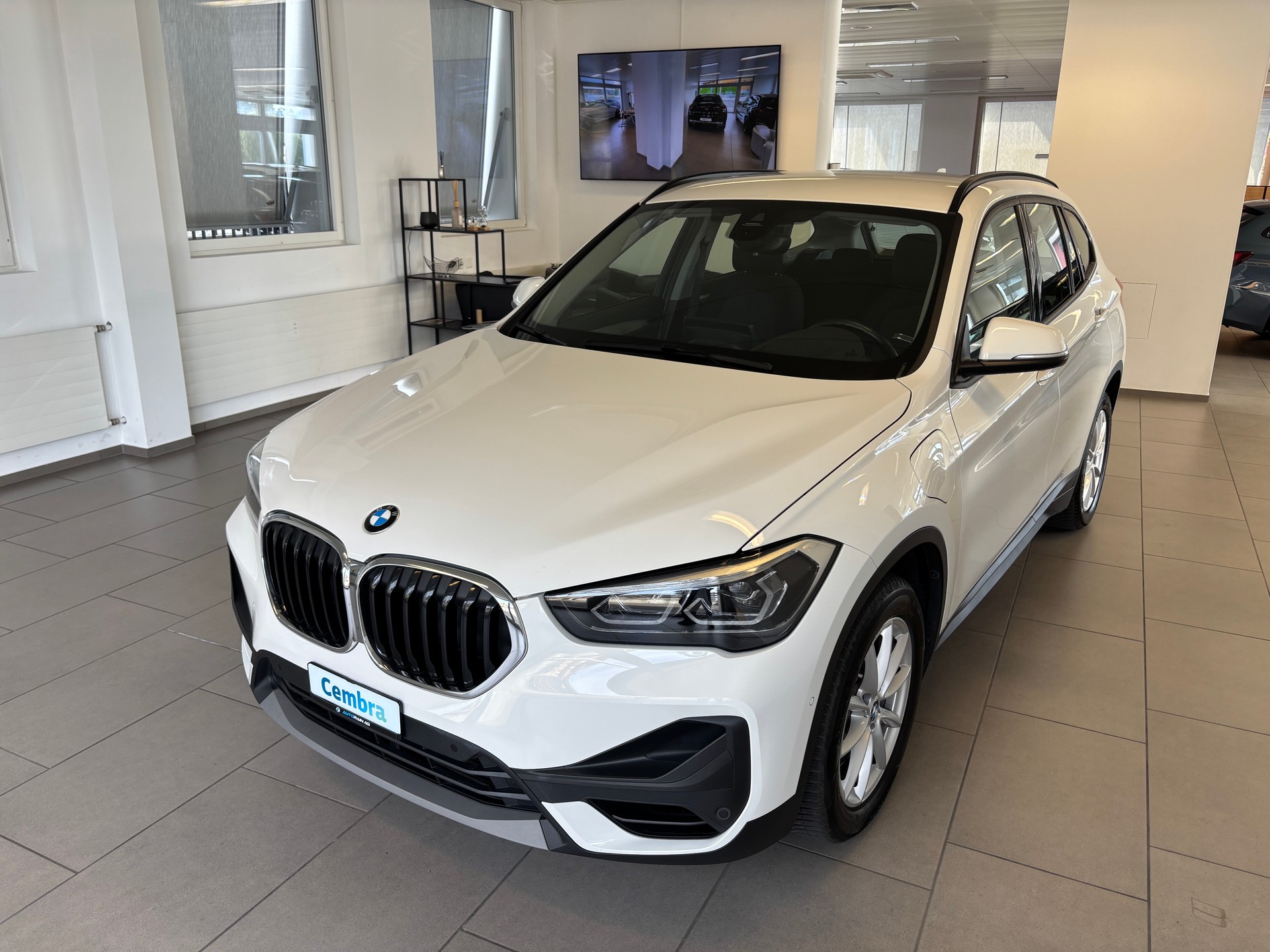 BMW X1 xDrive 25e Travel Edition Steptronic-image-0