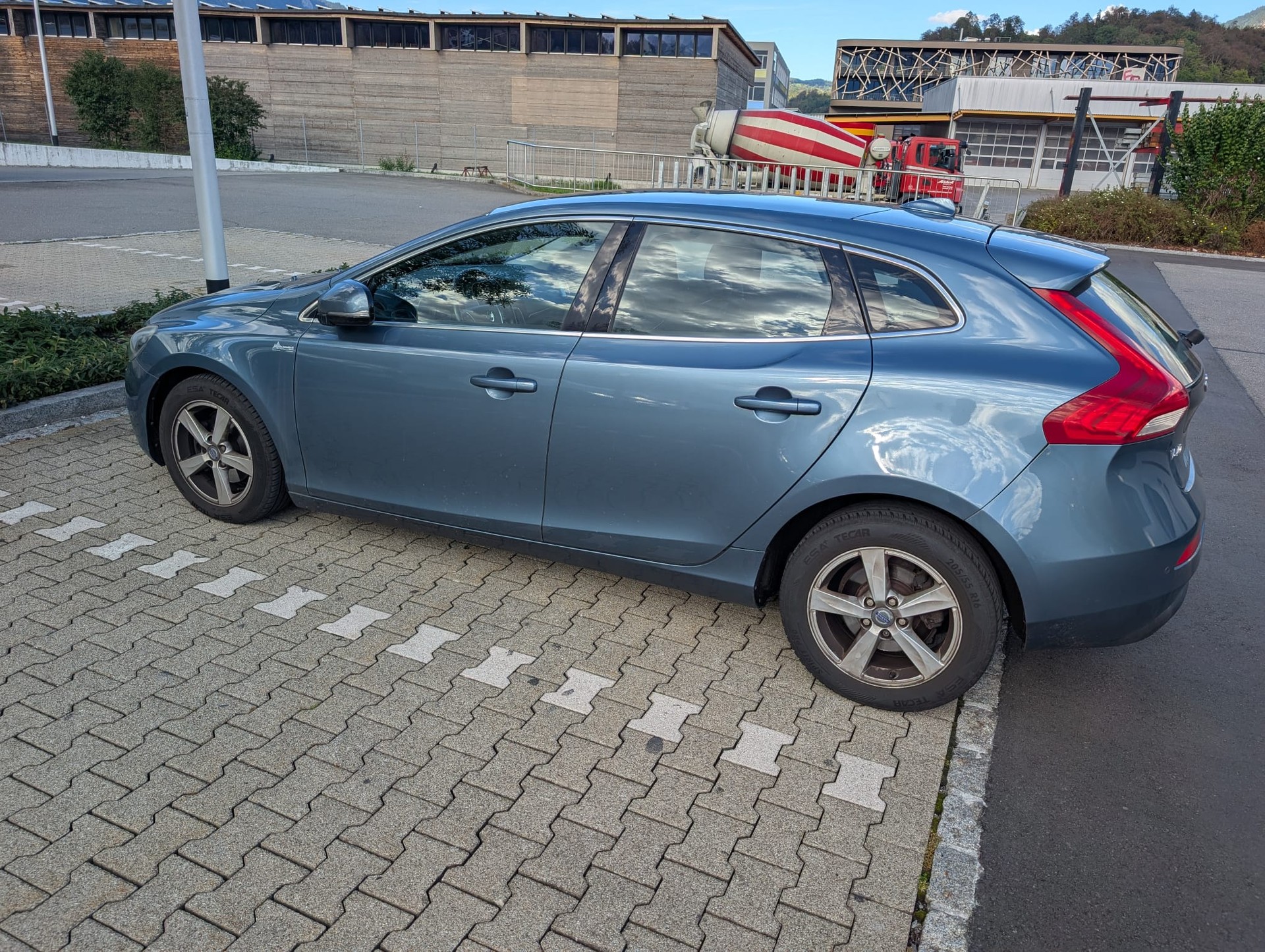 VOLVO 1.6 D2 Momentum S/S-image-0