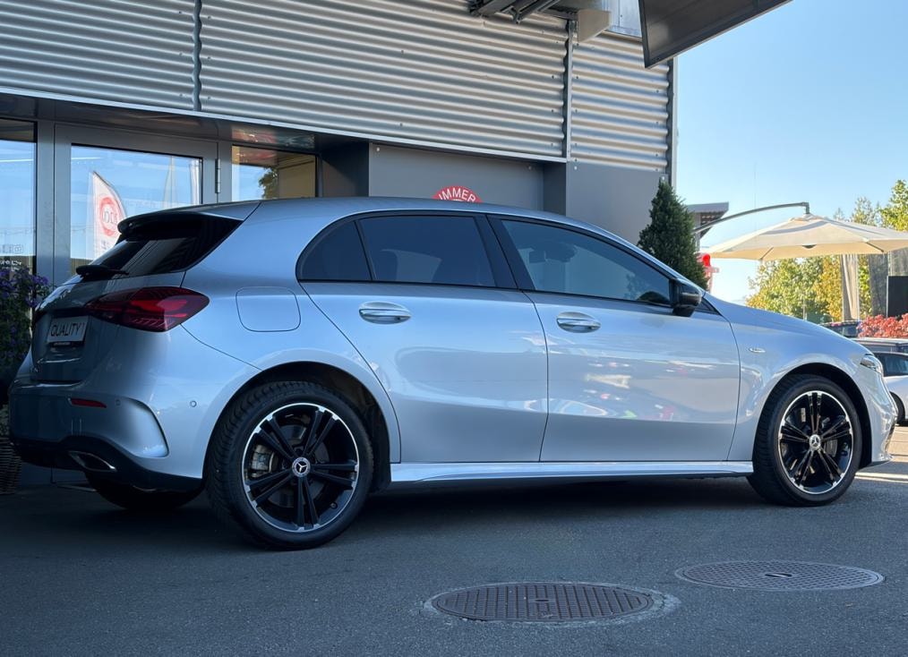 MERCEDES-BENZ A 250e AMG Line-image-2